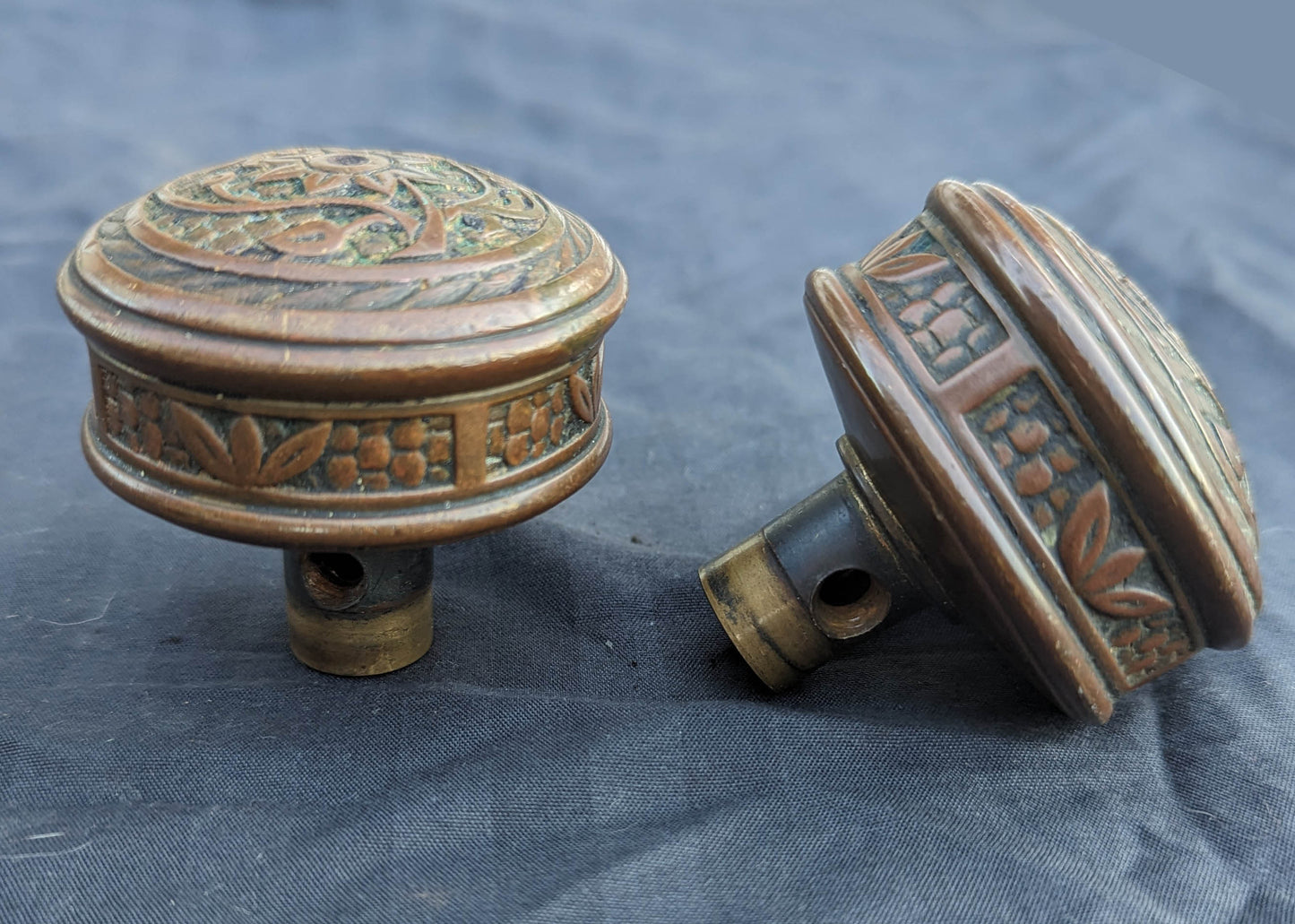 Pair Antique Vintage Old SOLID Cast Bronze Norwalk Bluebell Doorknob Drum Style Door Knobs