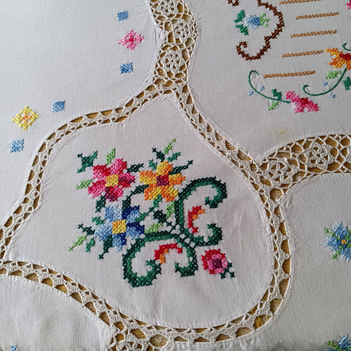 Vintage Elegant Tablecloth Crochet Lace Embroidered Cross Stitch Floral Beige Linen Medallion Rectangle Dining Table Cover 64” W x 94“ L