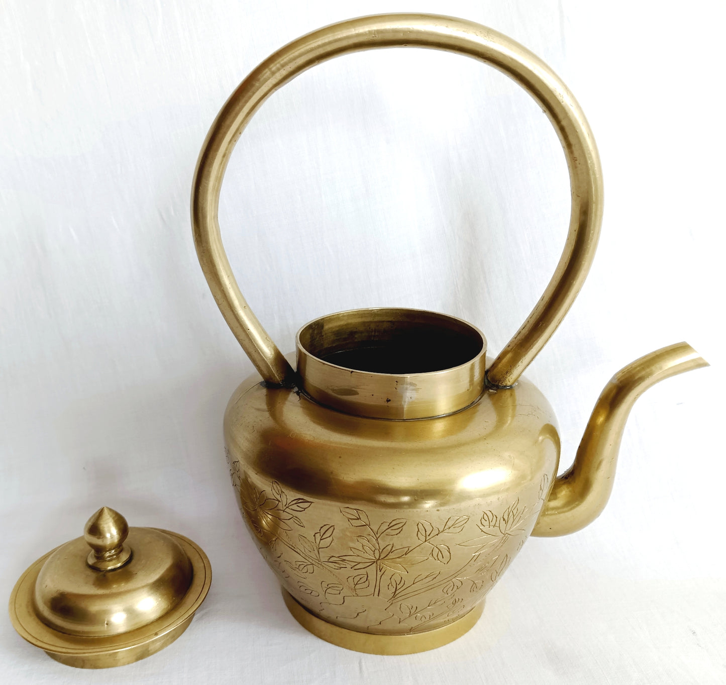 Vintage Solid Brass Small Teapot Lidded Kettle with Handle Etched Floral Design Gooseneck Spout Pot Farmhouse Cottage Kitchen Home Decorative Retro Teapot