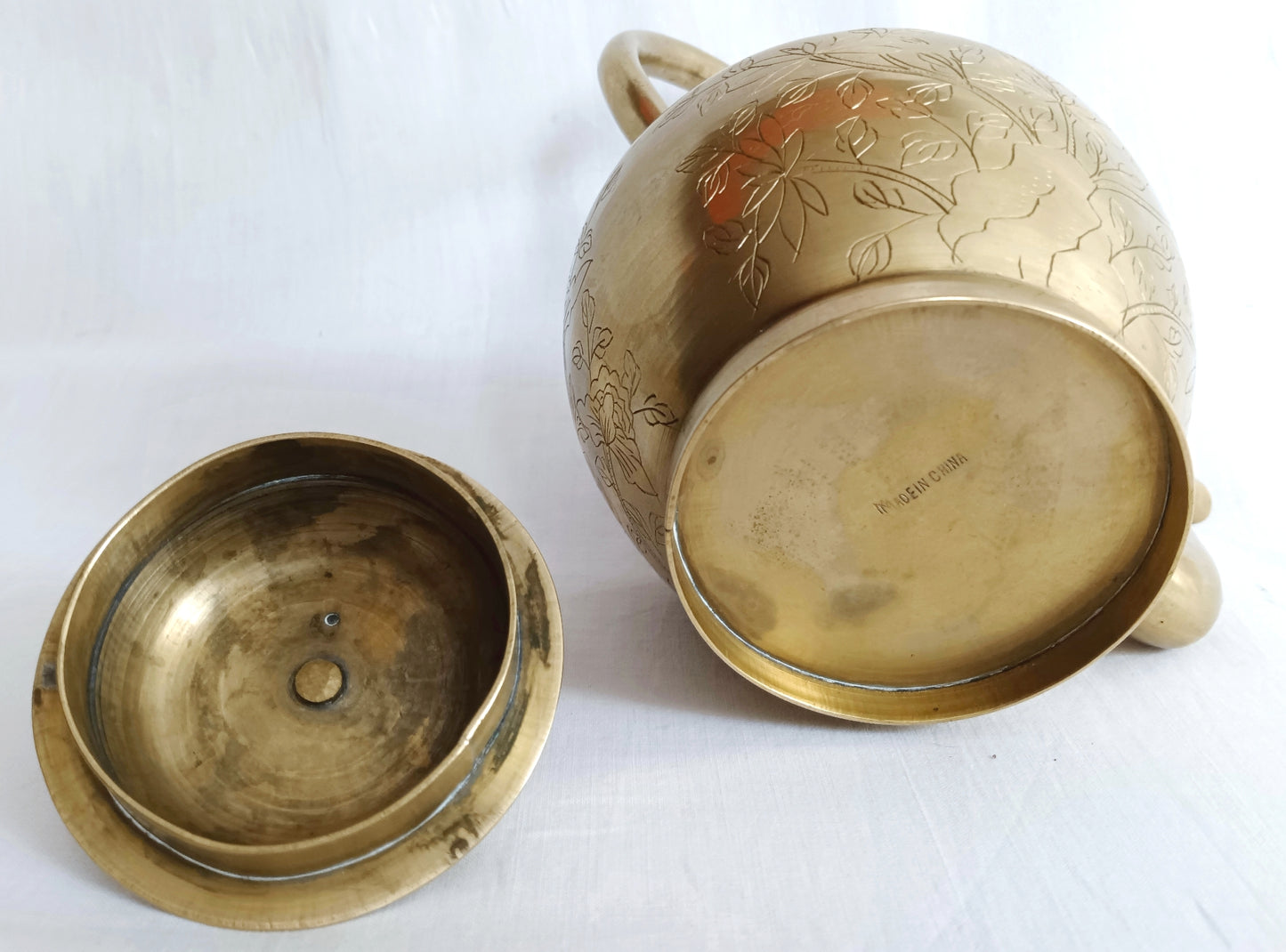 Vintage Solid Brass Small Teapot Lidded Kettle with Handle Etched Floral Design Gooseneck Spout Pot Farmhouse Cottage Kitchen Home Decorative Retro Teapot