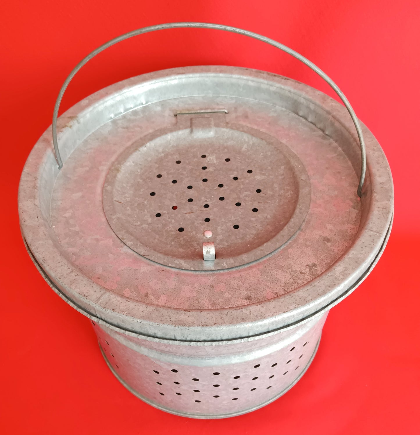 Vintage Cutout Galvanized Fish Trap Live Bait Basket Handle Fishing Pail Frog Minnow Bucket Rustic Farmhouse Decor - NOS