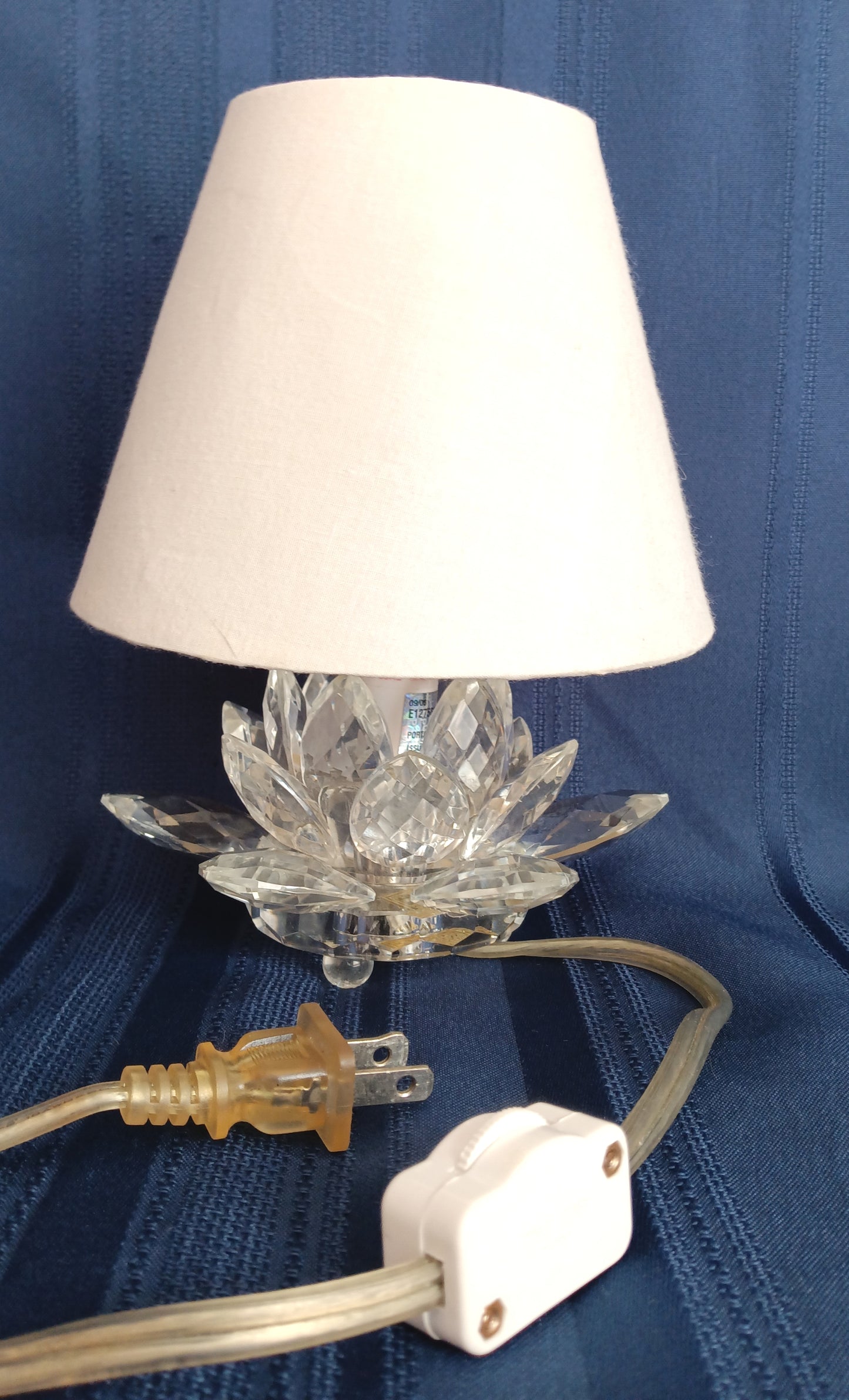 Vintage Fifth Avenue Crystal LTD Small Lamp Lotus Shaped Clear Crystal Glass w/Fabric Shade Footed In Cord Switch Elegant Table Lamp