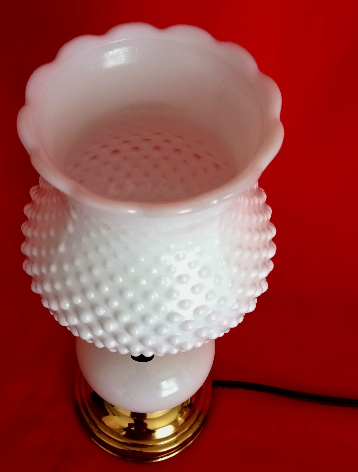 Vintage Mid Century Lamp Porcelain Body Hobnail Milk Glass Pattern Tulip Shape Shade Round Brass Base Small Lamp Retro Lighting
