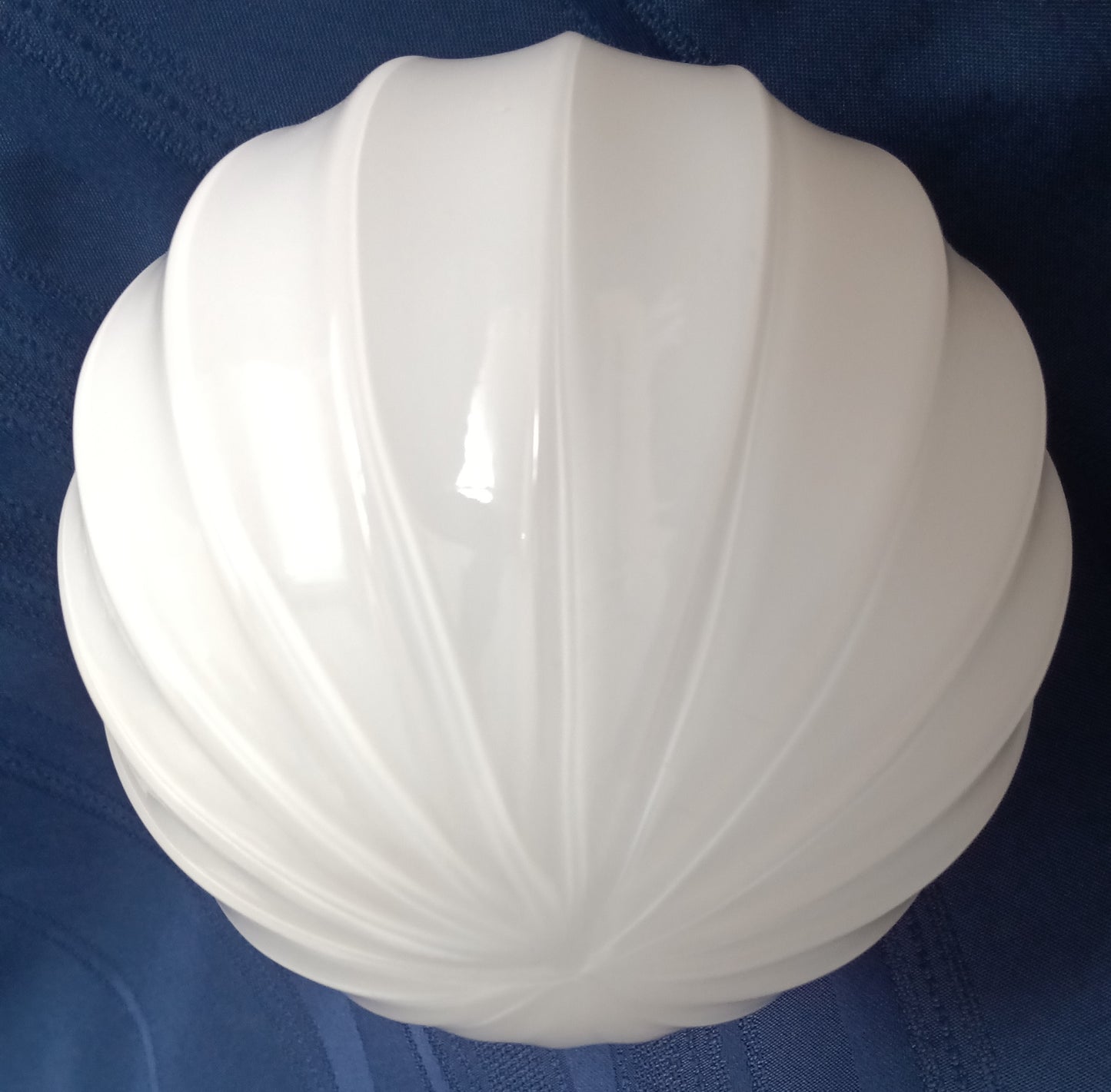 Vintage Art Deco Ribbed White Globe Heavy Glass Ball Melon Style Replacement Small Lampshade Fitter 3.25"
