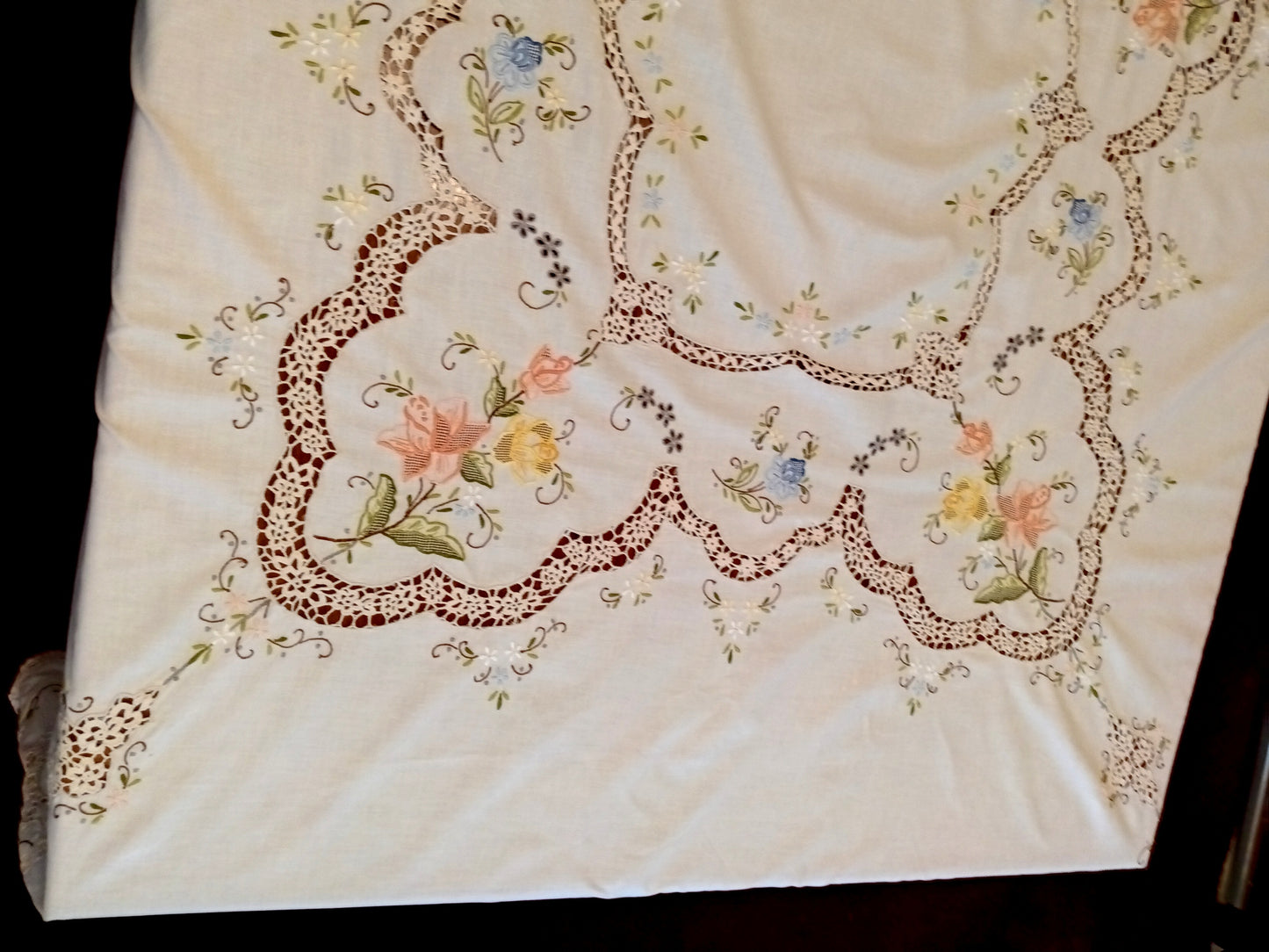 Vintage Elegant Tablecloth Crochet Lace Embroidered Floral Beige Linen Cotton Medallion Rectangle Dining Table Cover 66” W x 82“L