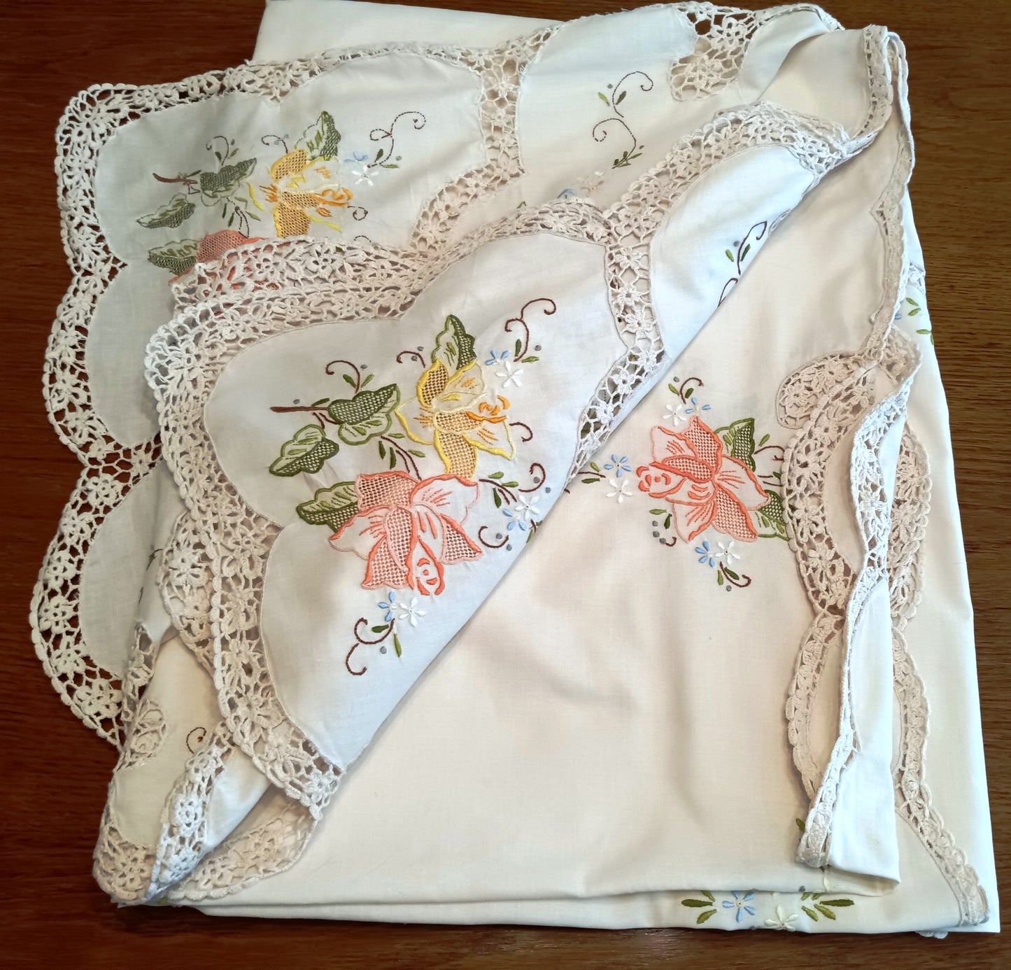 Vintage Elegant Tablecloth Crochet Lace Embroidered Floral Beige Linen Cotton Medallion Rectangle Dining Table Cover 66” W x 82“L