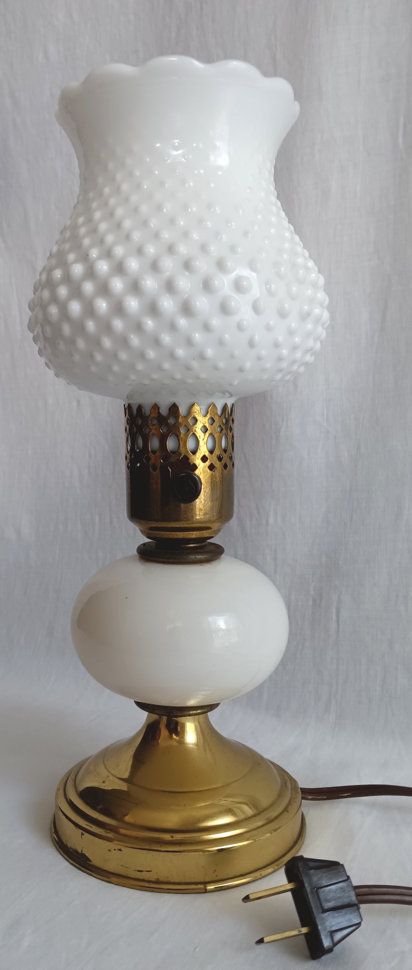 Vintage Mid Century Lamp Porcelain Body Hobnail Milk Glass Pattern Tulip Shape Shade Round Brass Base Small Lamp Retro Lighting