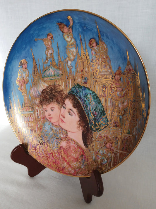 EDNA HIBEL Fine Art Collector Plate HOLIDAY JOY Christmas 1993 Mother & Child Porcelain Gilt Third Edition Plate w/Wooden Stand-Signed Mint Condition