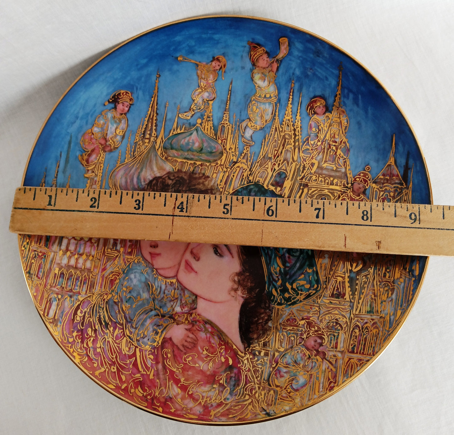 EDNA HIBEL Fine Art Collector Plate HOLIDAY JOY Christmas 1993 Mother & Child Porcelain Gilt Third Edition Plate w/Wooden Stand-Signed Mint Condition