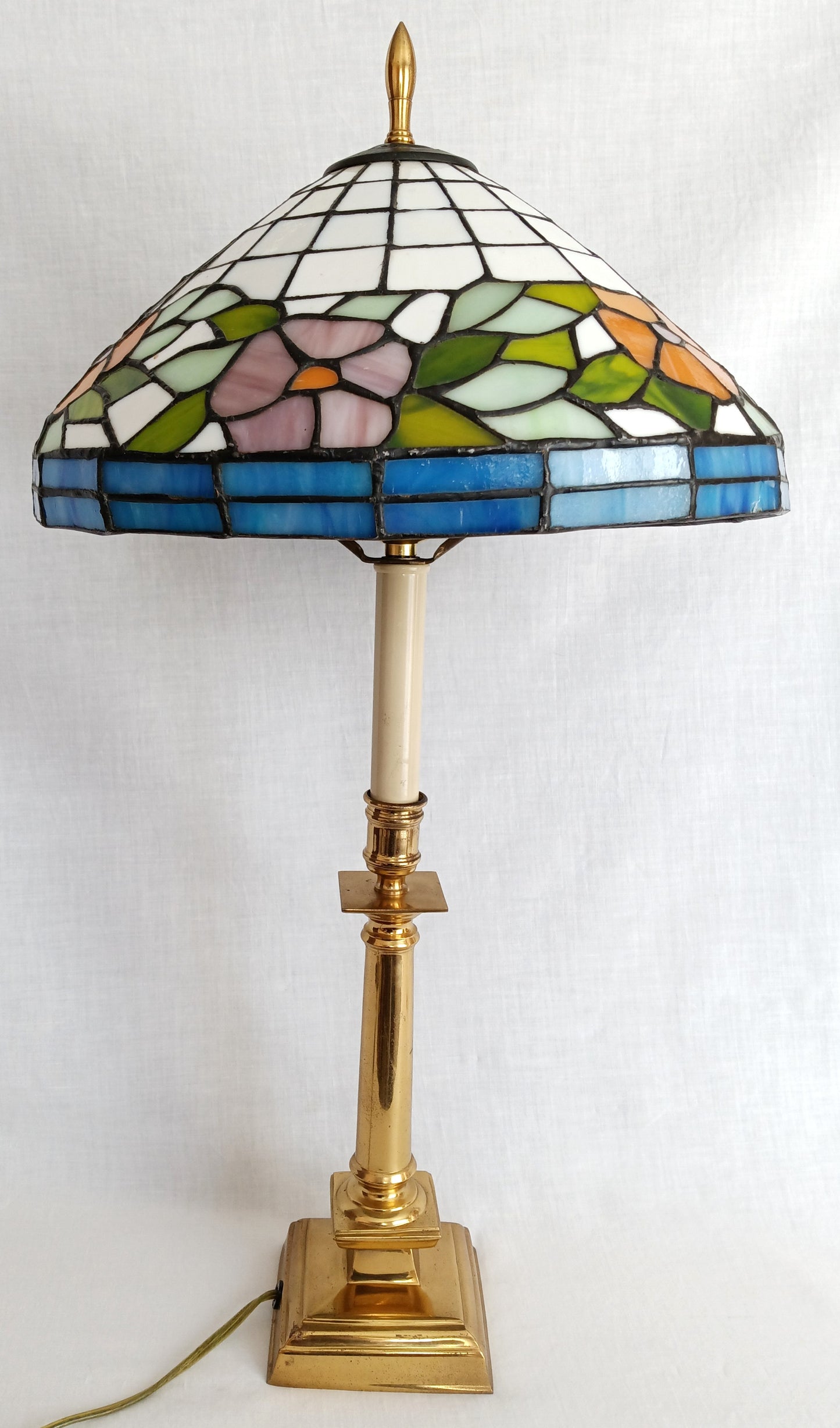 Vintage Tiffany Style Brass Tall Table Lamp Ornate Floral Leaded Stained Slag Glass Dome Shade 2 Way Inline Light Control Switch Harp Finial