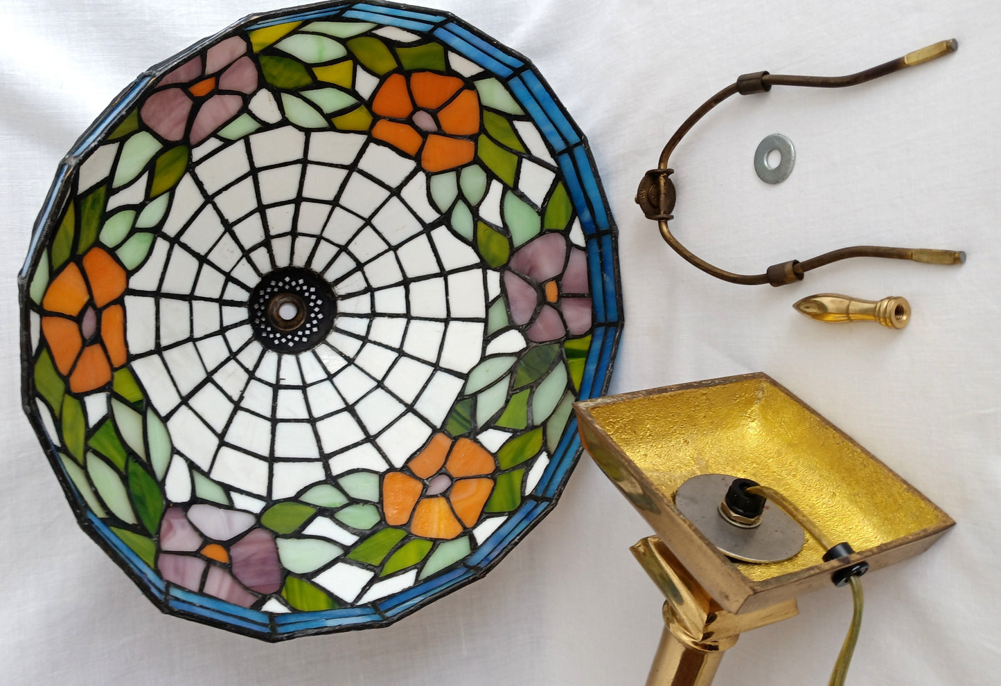 Vintage Tiffany Style Brass Tall Table Lamp Ornate Floral Leaded Stained Slag Glass Dome Shade 2 Way Inline Light Control Switch Harp Finial