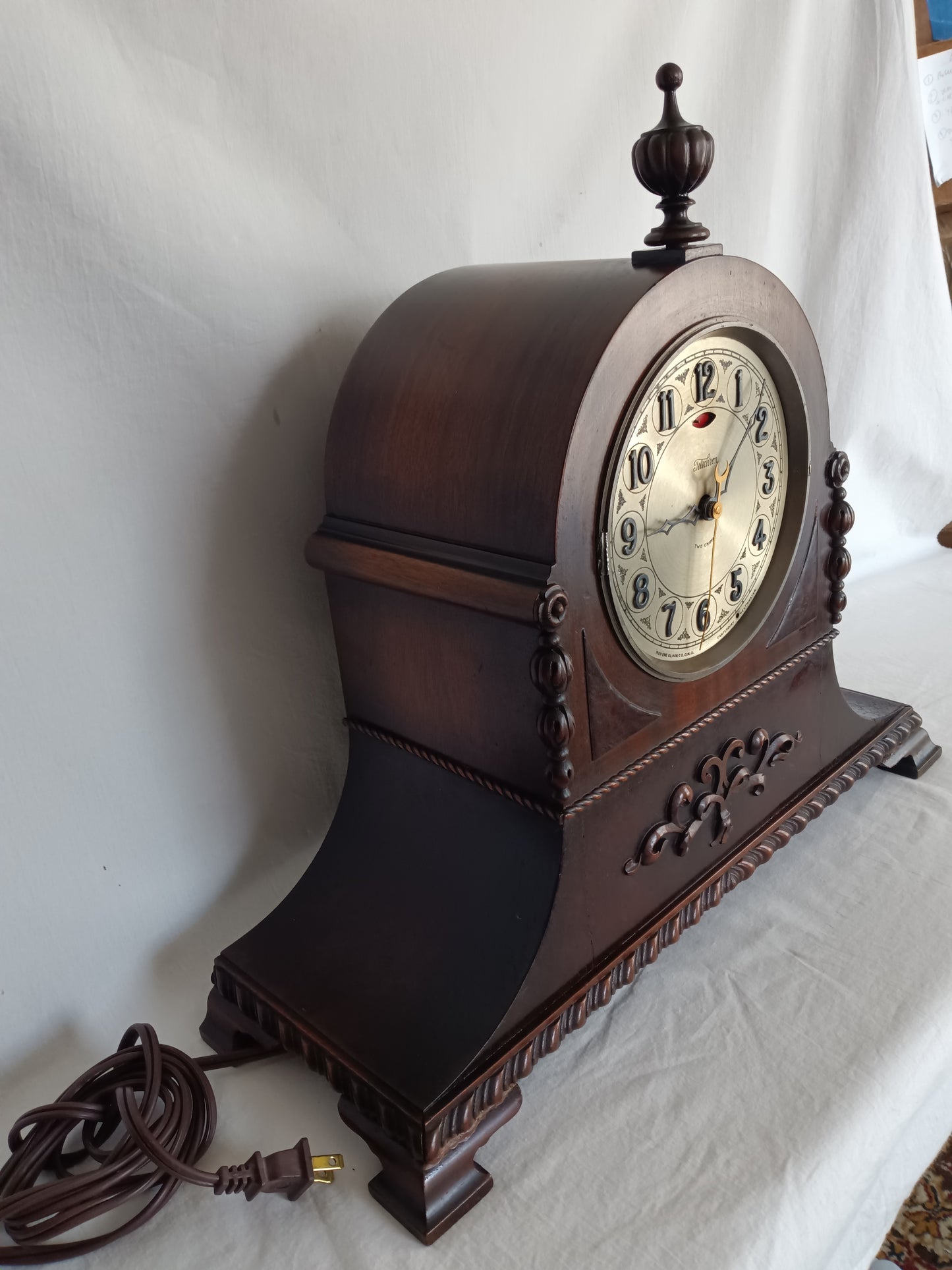 Antique Warren Telechron REVERE Model Electric Motored Mantel Clock Ornate Mahogany Case Finial- Clock RUNS - But does not chime