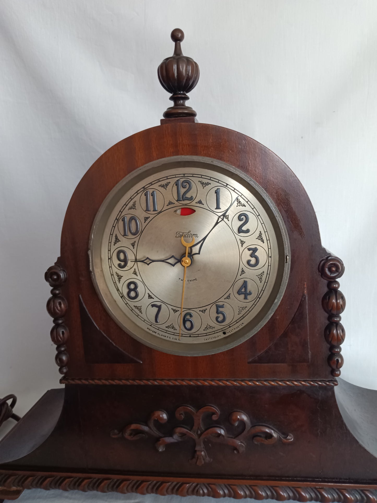 Antique Warren Telechron REVERE Model Electric Motored Mantel Clock Ornate Mahogany Case Finial- Clock RUNS - But does not chime