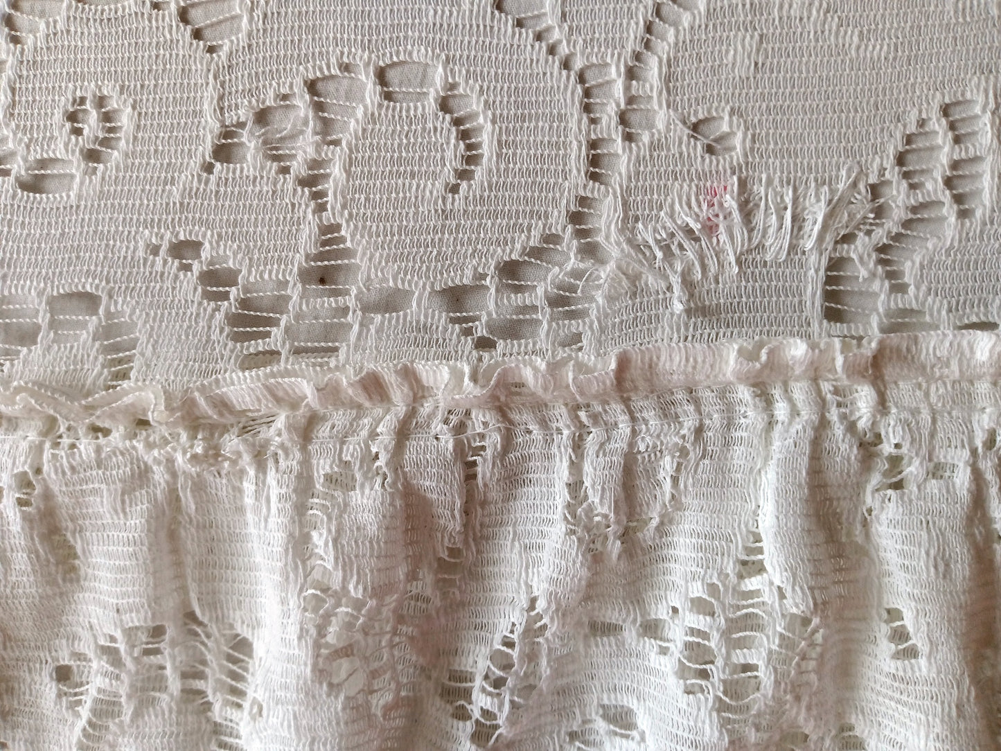 Vintage Off White Lace Bedspread Full Size Bed Cotton Cover Poster Bed 97 in x 112 in
