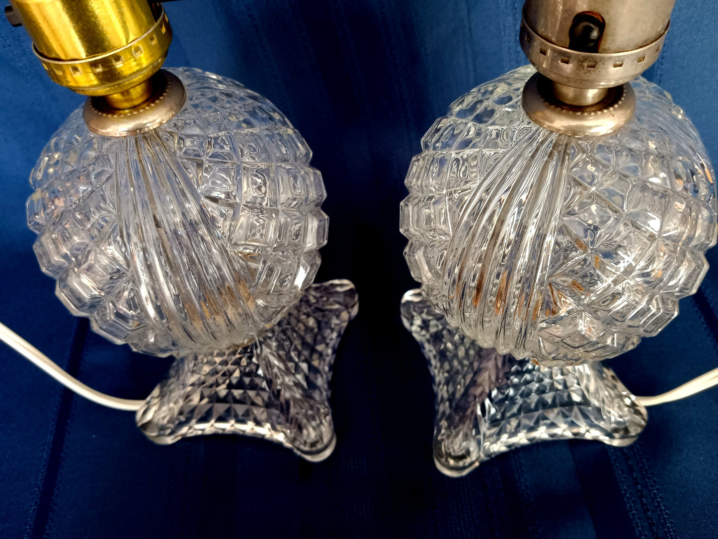 Vintage Pair Clear Pressed Glass Small Lamps Geometric Design Pattern One Light Vanity Bedroom Boudoir Bedside Table Dresser Electric Lamps