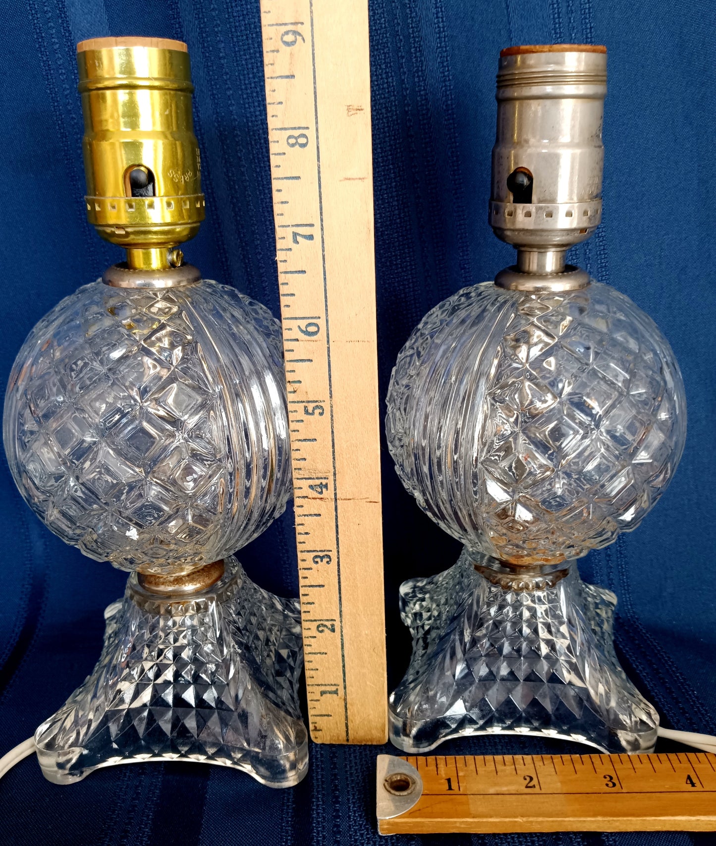 Vintage Pair Clear Pressed Glass Small Lamps Geometric Design Pattern One Light Vanity Bedroom Boudoir Bedside Table Dresser Electric Lamps