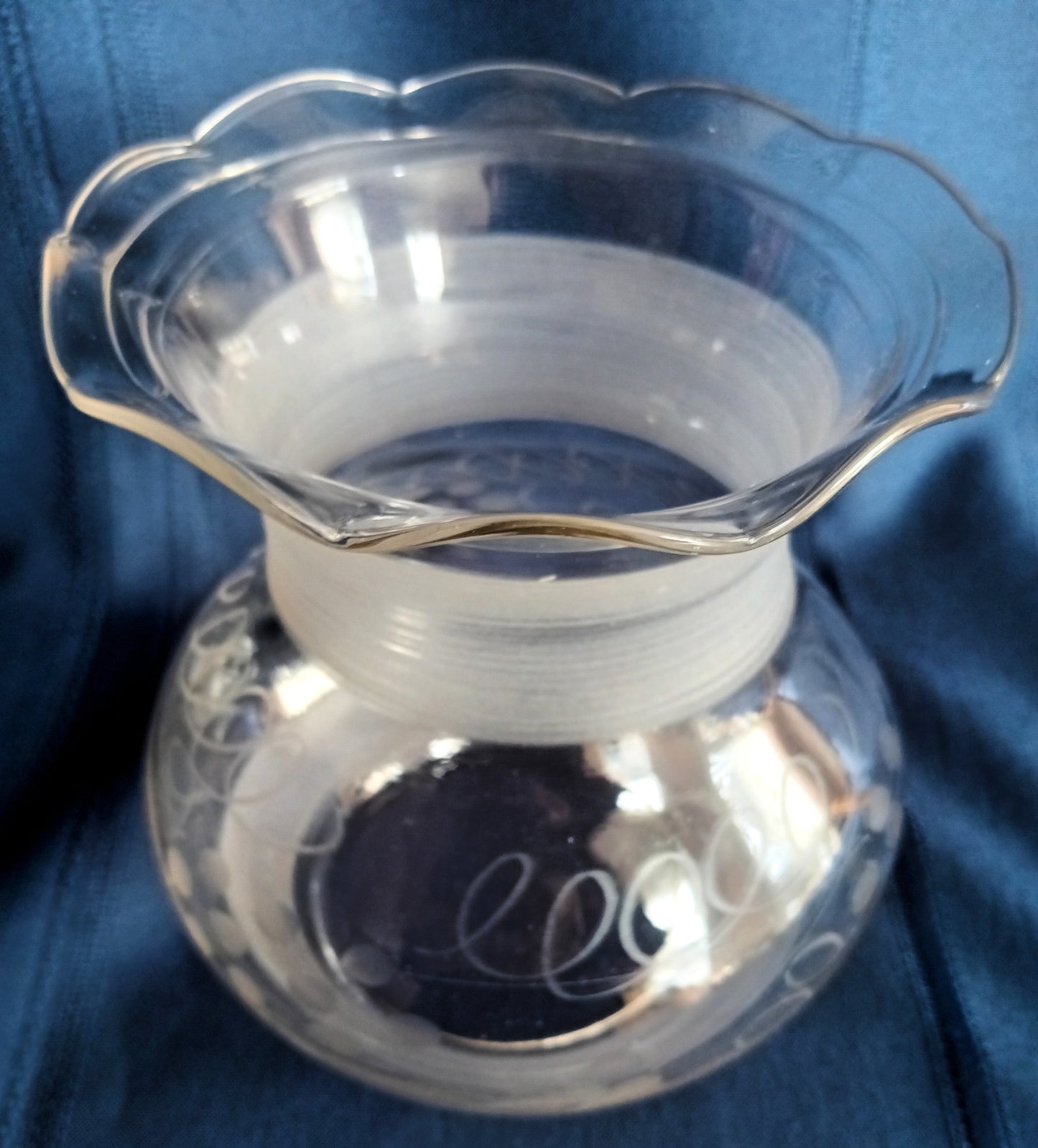 Old Fashioned Clear Frosted Glass Etched Grape Design Vintage Hurricane Chimney Bulge Shape Shade Kerosene Oil Lamp Cover 3.5 Inches Bottom