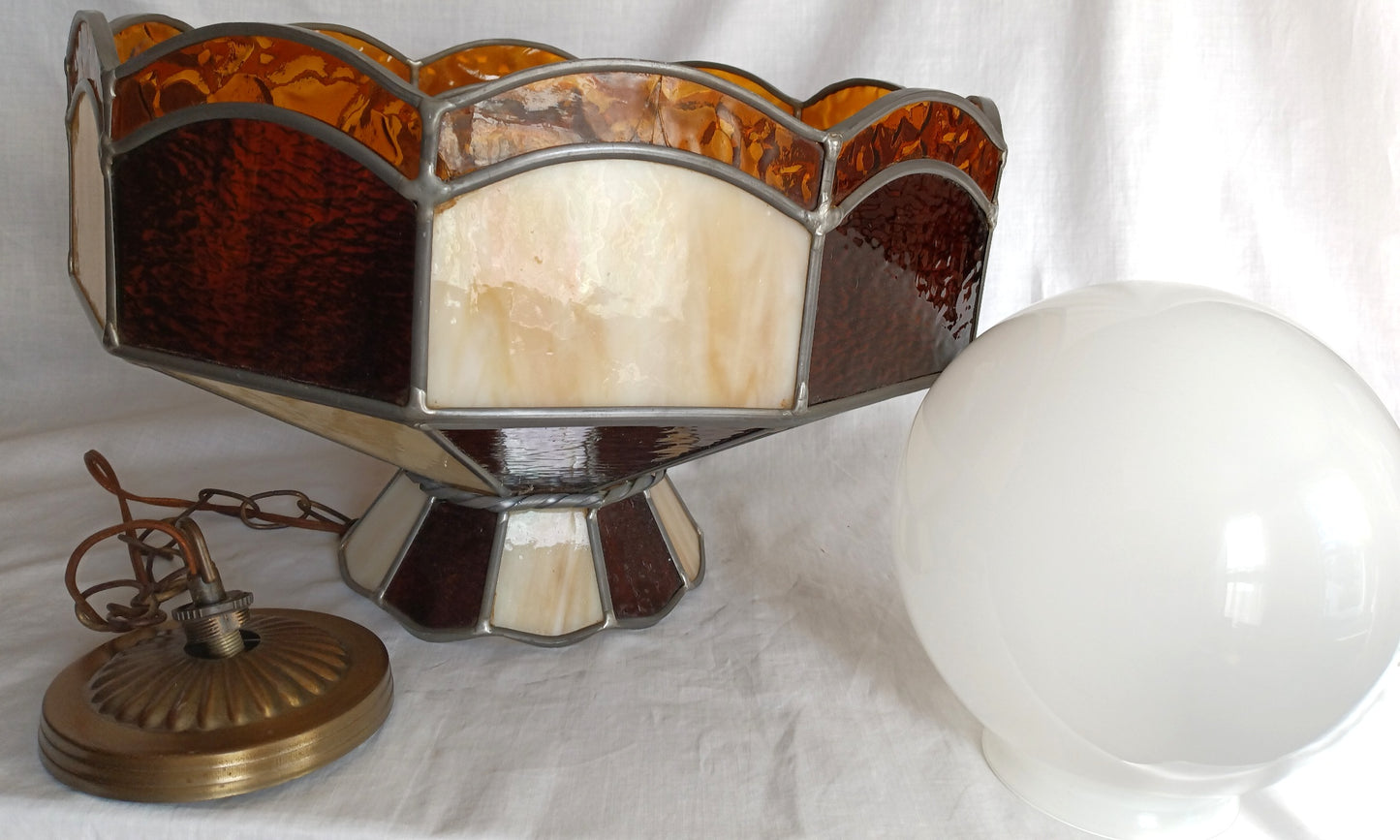Vintage Swag Pendant Electric Hanging Lamp Tiffany Style Leaded Frame Ivory Amber Textured Stained Glass Slag Milk Glass Globe Canopy Chain