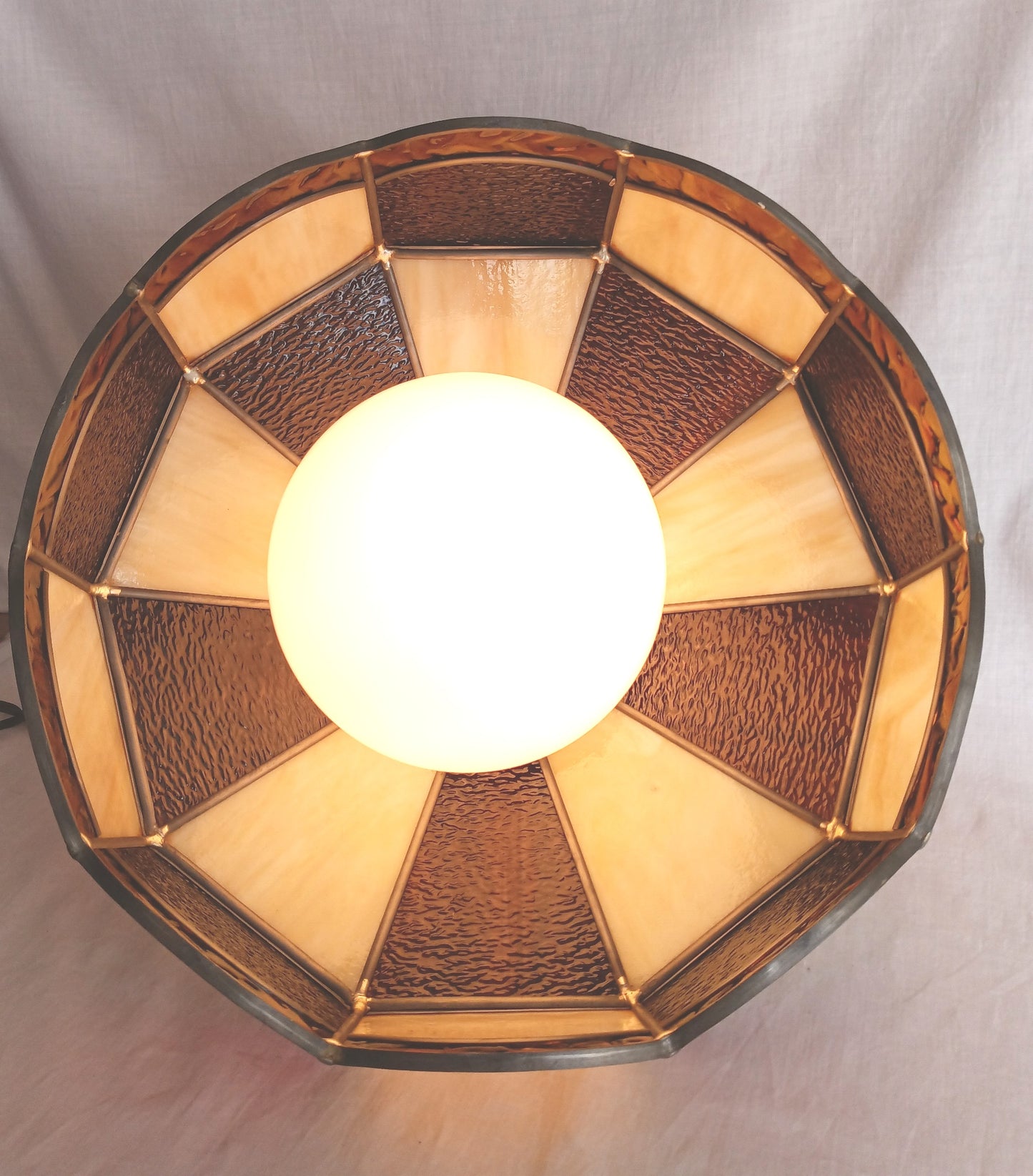 Vintage Swag Pendant Electric Hanging Lamp Tiffany Style Leaded Frame Ivory Amber Textured Stained Glass Slag Milk Glass Globe Canopy Chain