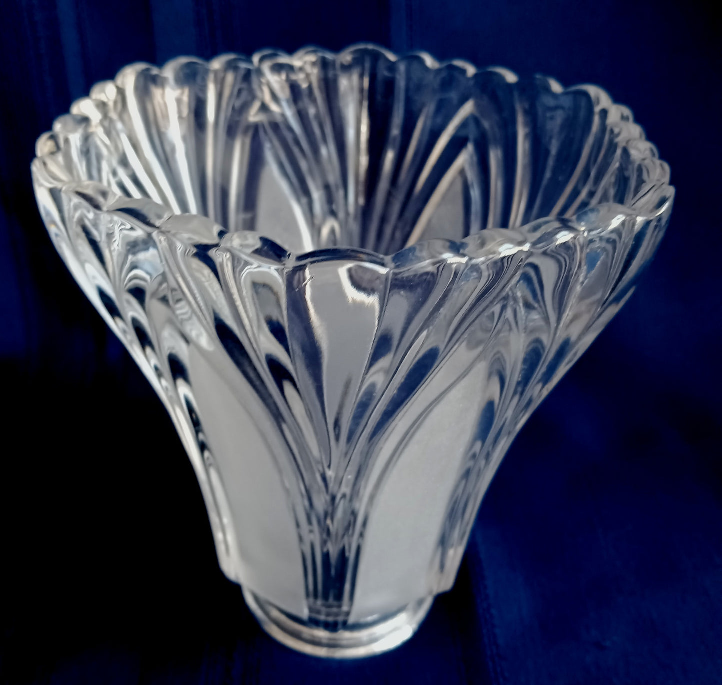 VTG Minka Lampshade Clear Panels Frosted Glass Bell Shape Scalloped Top Vanity Ceiling Fan Chandelier Replacement Light Cover 2.25" Fitter