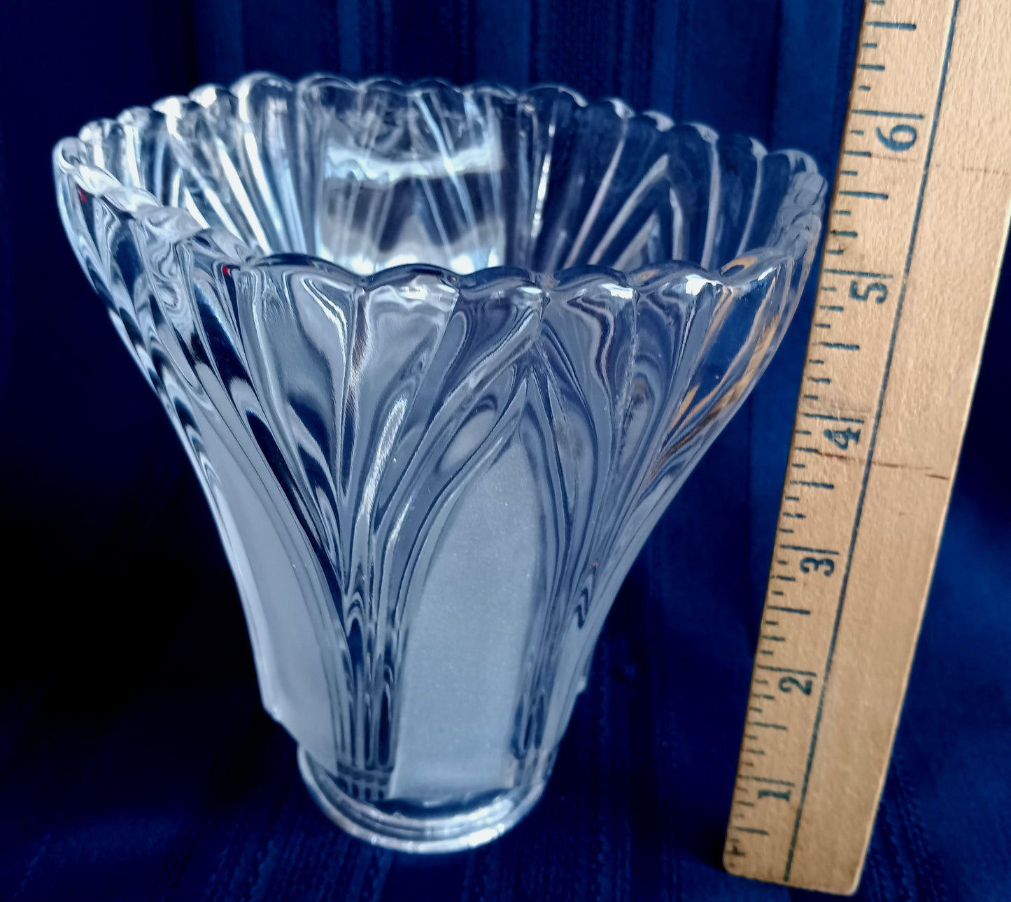 VTG Minka Lampshade Clear Panels Frosted Glass Bell Shape Scalloped Top Vanity Ceiling Fan Chandelier Replacement Light Cover 2.25" Fitter