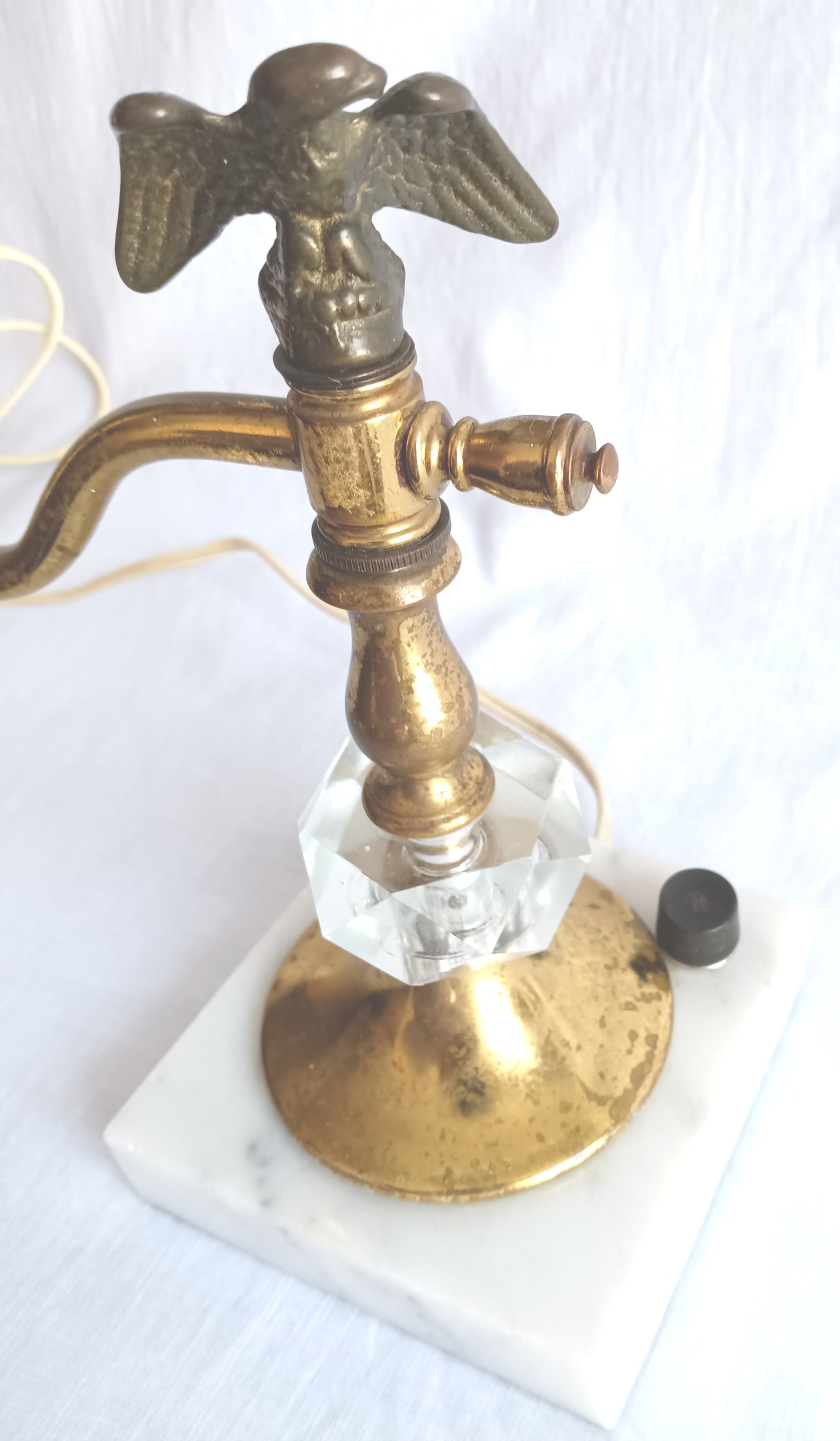 Vintage Brass Pressed Glass Marble Base Table Lamp Eagle Figurine One Arm Candlestick American Classic Federal Style Desk Lamp