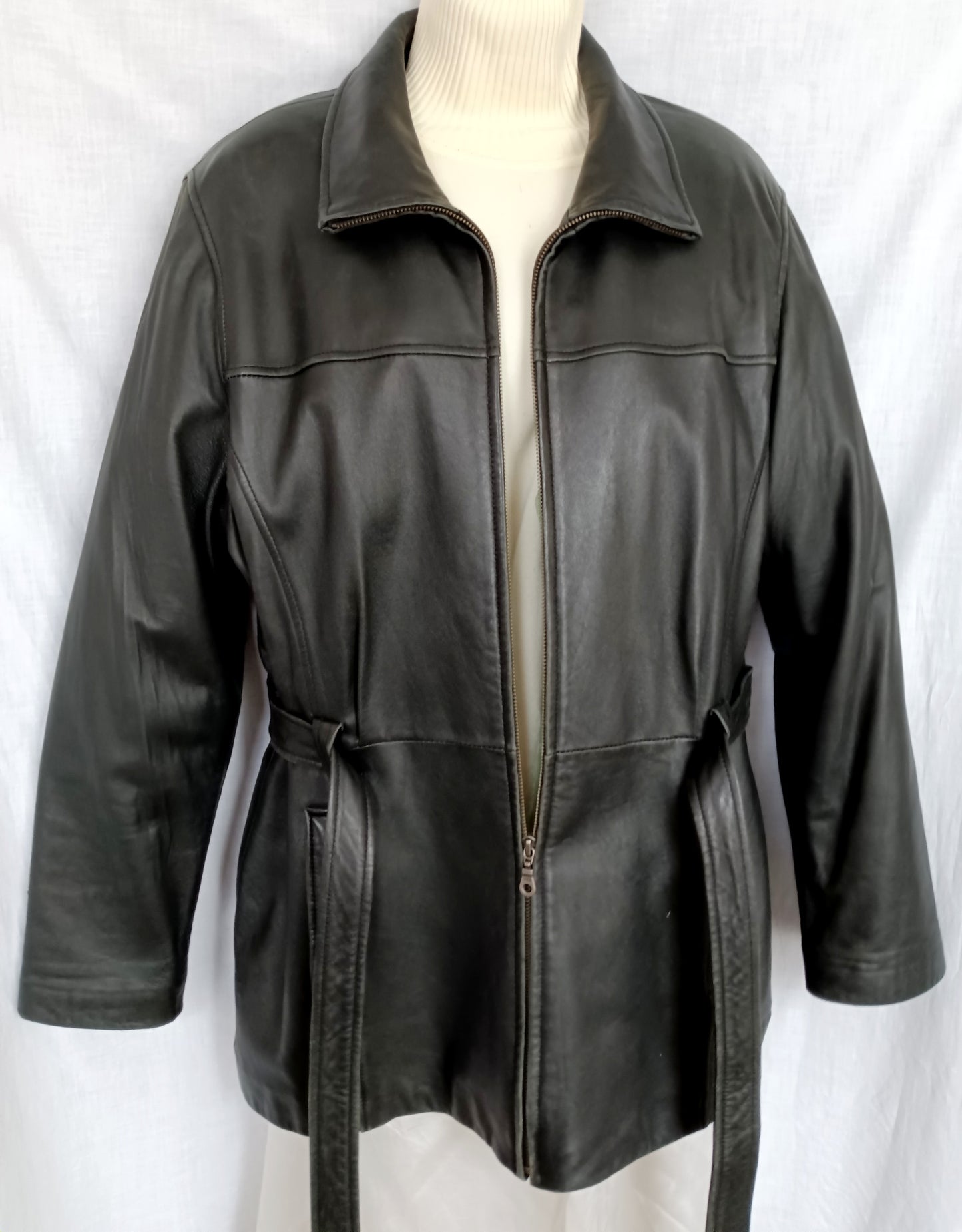 Vintage Black Genuine Soft Lambskin Leather Women's Black Jacket Stand-Collar Belted Zipper Closure 2 Pockets Lining Size XL