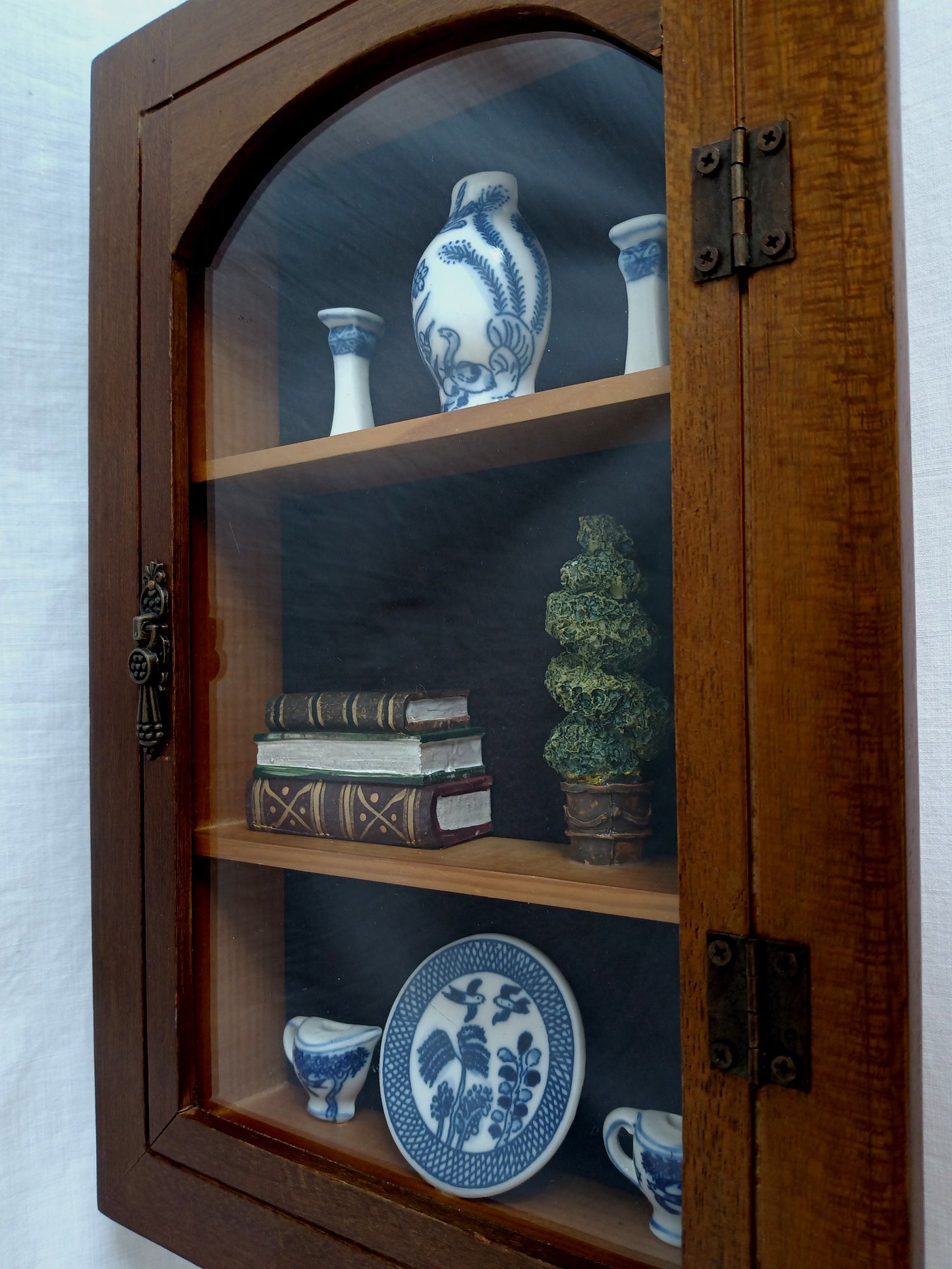 Vintage Oriental Shadow Box Miniatures Blue Willow Design White Porcelain Ceramic Books Juniper Spiral Topiary 3 Tier Wood Box Fake Door w/Glass