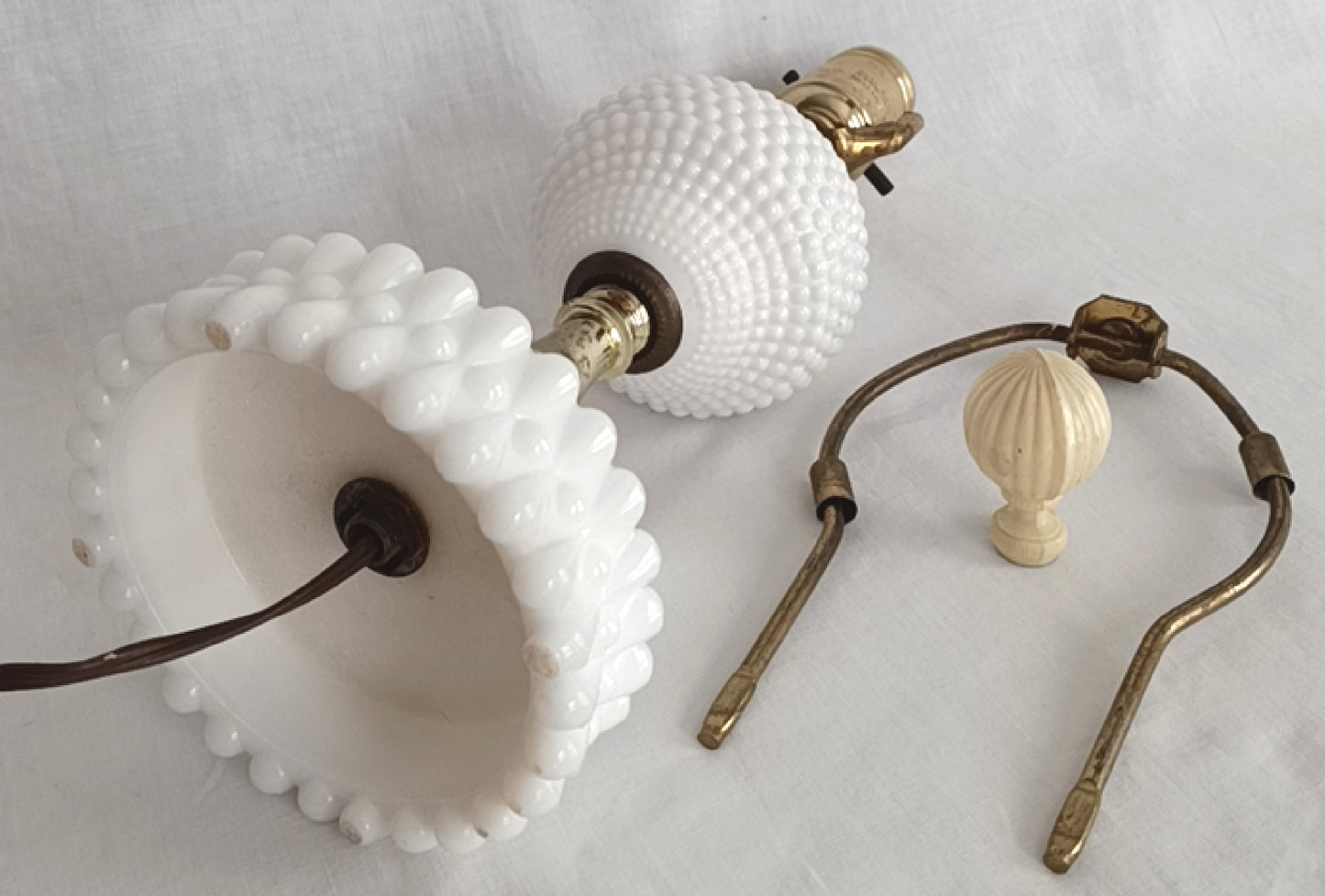 Mid Century Milk Glass Beaded Hobnail Tear Drops Design Table Lamp Desk Boudoir Bedroom Vanity w/Harp + Finial 18" Tall Retro Lighting