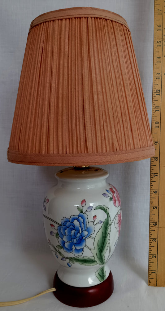 Vintage MC Modern Porcelain Table Lamp Asian Inspired Floral Design Ginger Jar Urn Shaped Wooden Base Fabric Lampshade Bedside Desk Lamp