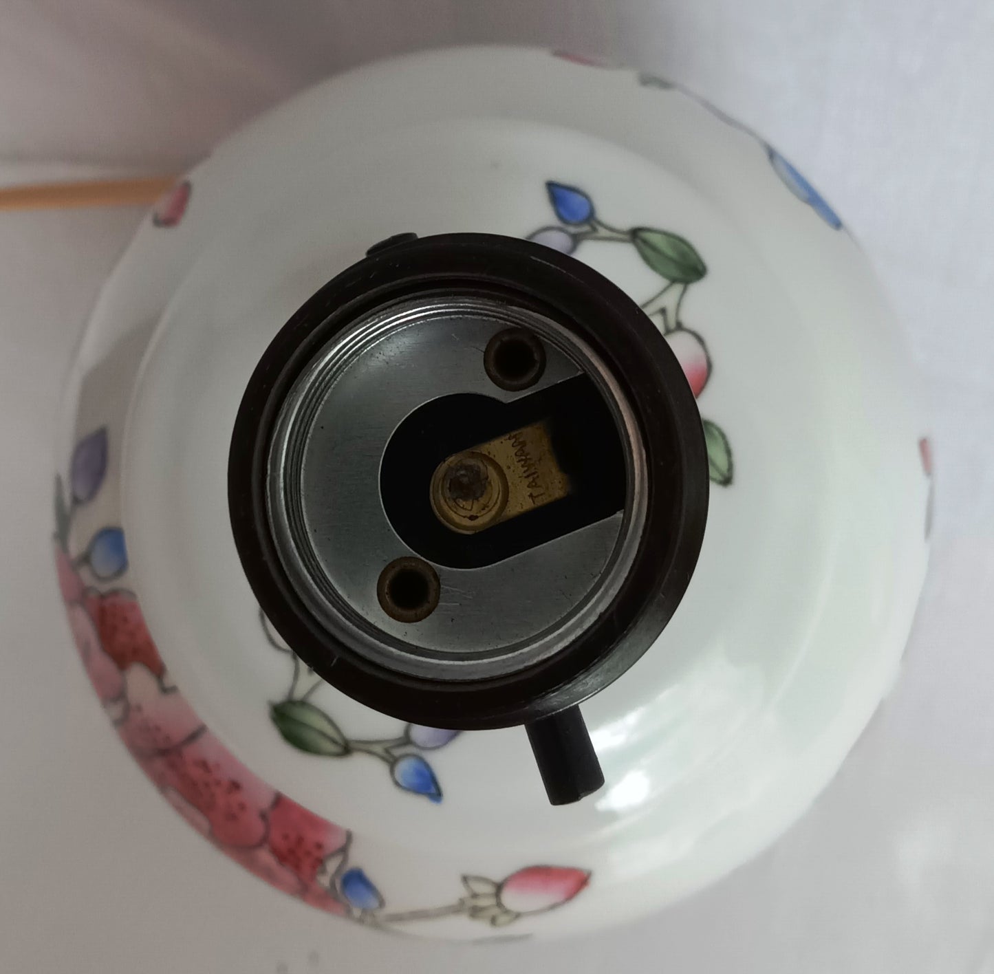 Vintage MC Modern Porcelain Table Lamp Asian Inspired Floral Design Ginger Jar Urn Shaped Wooden Base Fabric Lampshade Bedside Desk Lamp
