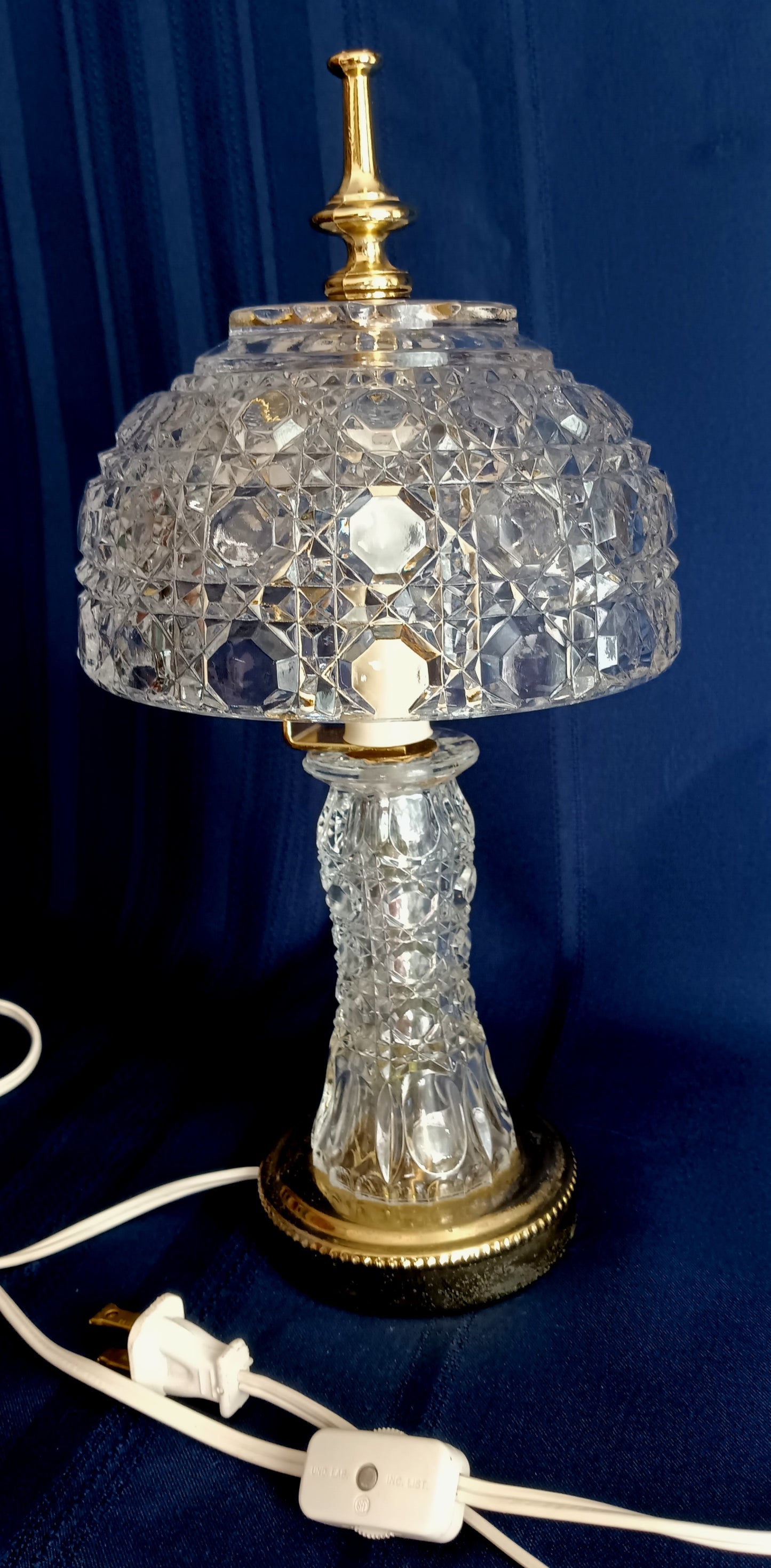 Vintage 24% Lead Crystal Glass Small Lamp w/Shade Geometric Design in Cord Switch Brass Finial Accent Table Lamp 12” H
