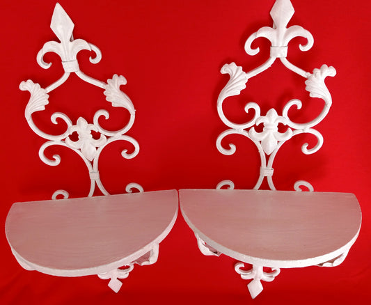 Vintage Set of 2 Decorative Wall-mounted Floating Shelves White Painted Metal Fleur-de-lis Display Small Items Plant Holder Shabby Chic-NOS