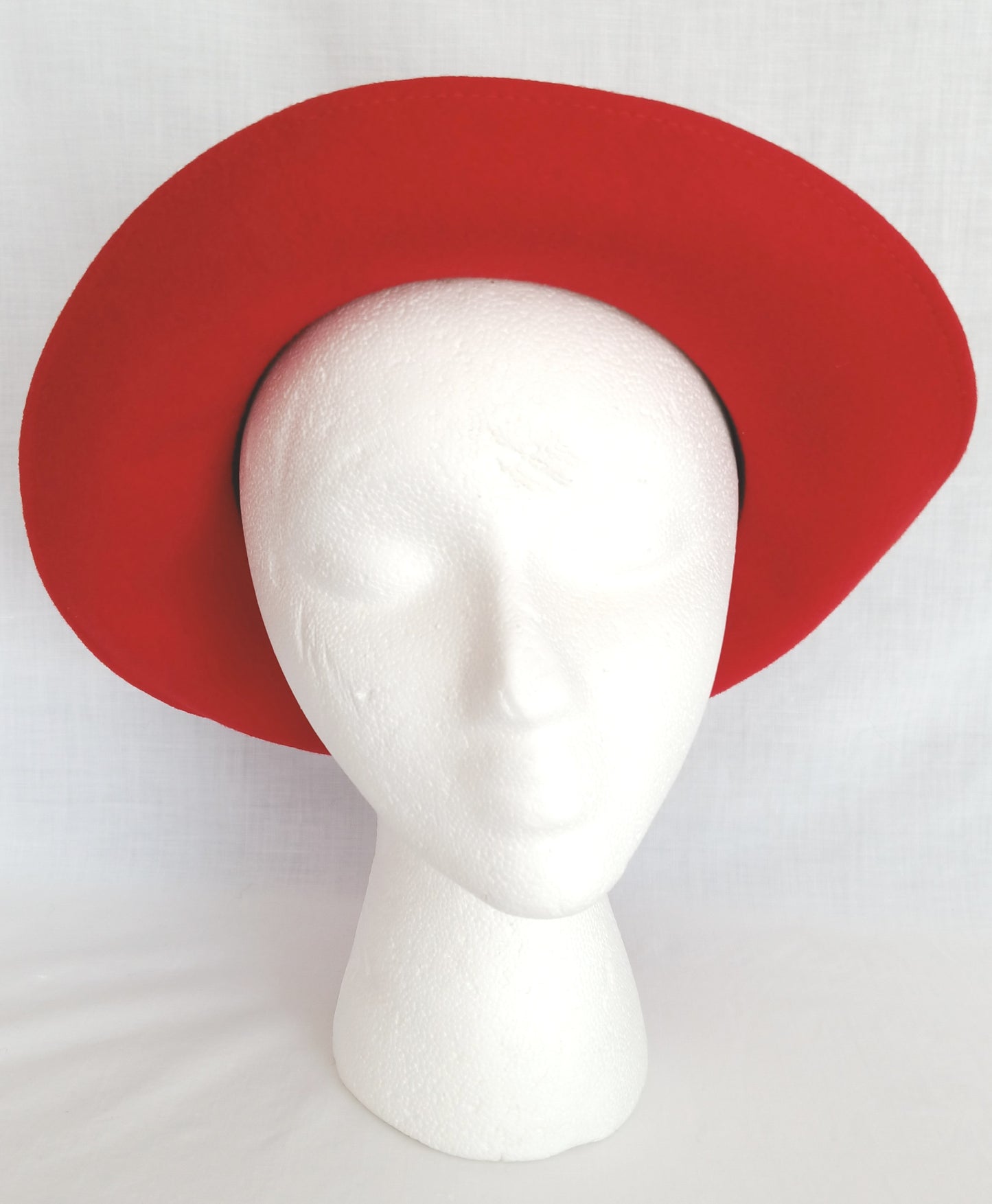 Vintage Ladies Doeskin Felt Red Hat 100% Wool Black Grosgrain Bow Ribbon Unlined Cotton Sweatband Small Size Hat - Made in USA