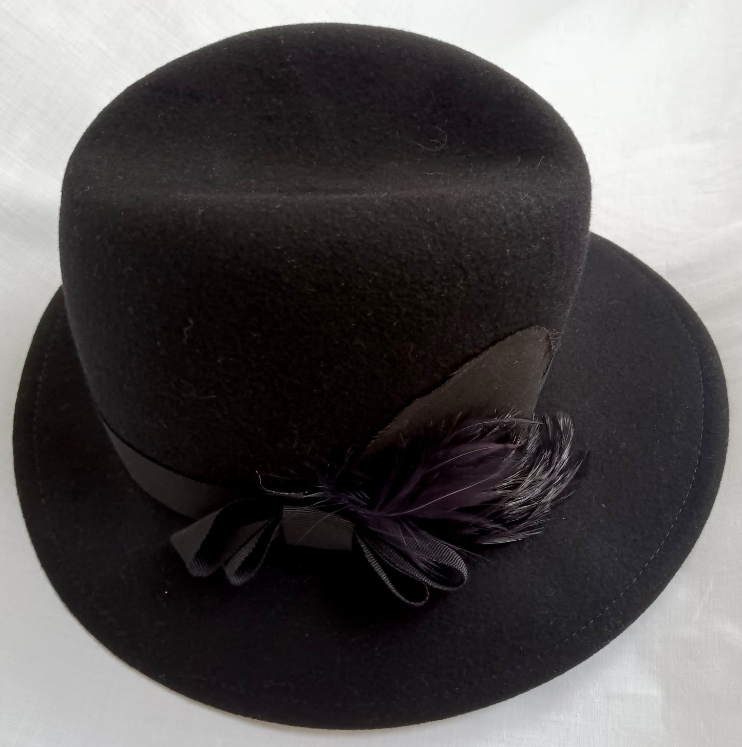 Vintage Doeskin Felt Black Hat 100% Wool Black Grosgrain Bow Feathers Ribbon Unlined Cotton Sweatband Ladies Small Size Hat - Made in USA