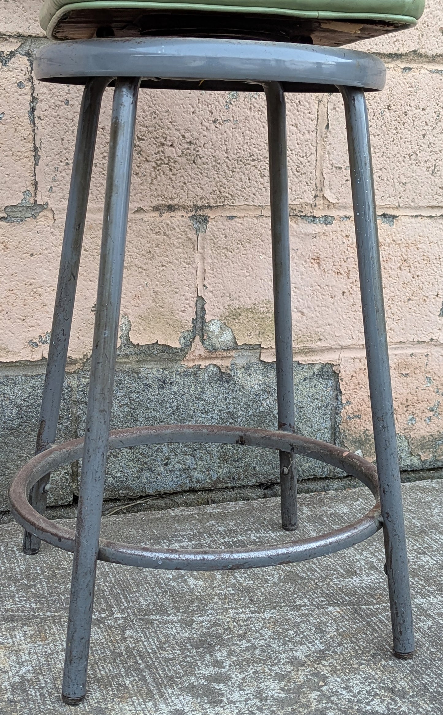 Vintage Steel Metal Vinyl "Royal Mfg. Co" Upholstered Machinist Industrial Office Rocking Swivel Chair Stool