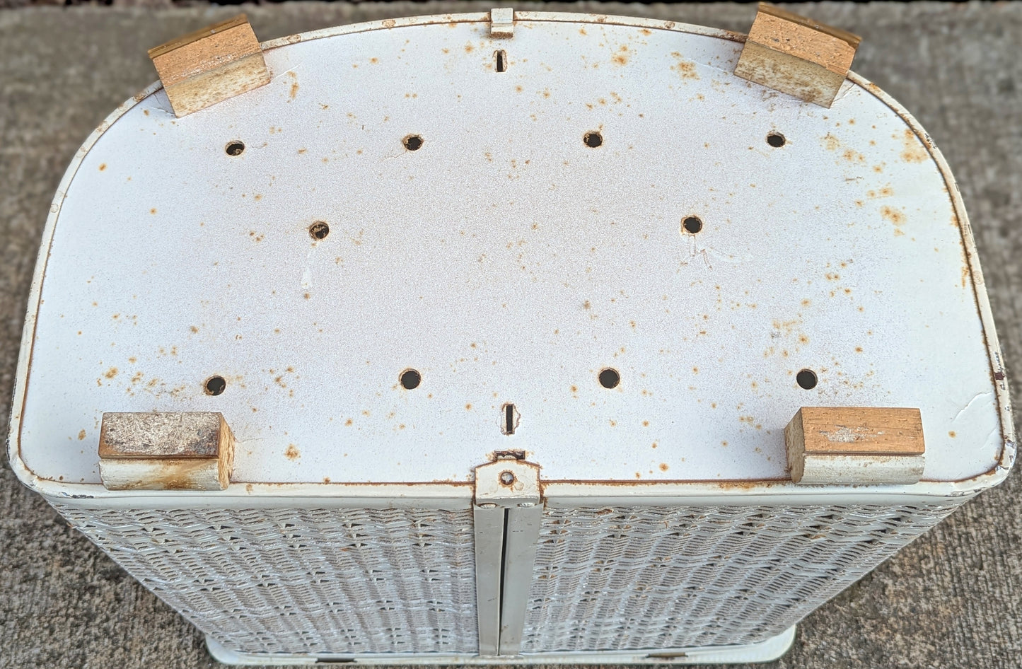 Vintage Antique Old Reclaimed Salvaged Pearl Wick Retro Mid Century Modern Laundry Clothes Clothing Hamper Storage Chest Bin Can