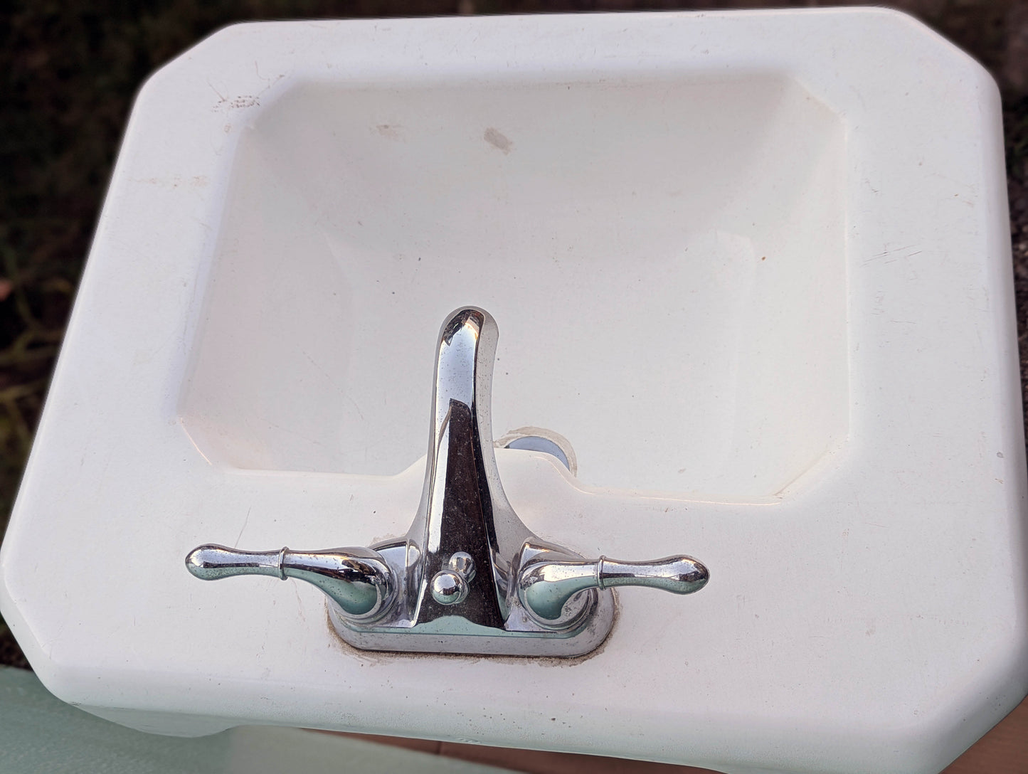 31"H Antique Vintage Old Salvaged Reclaimed 1932 White Porcelain Cast Iron Pedestal Bathroom Sink Art Deco Style