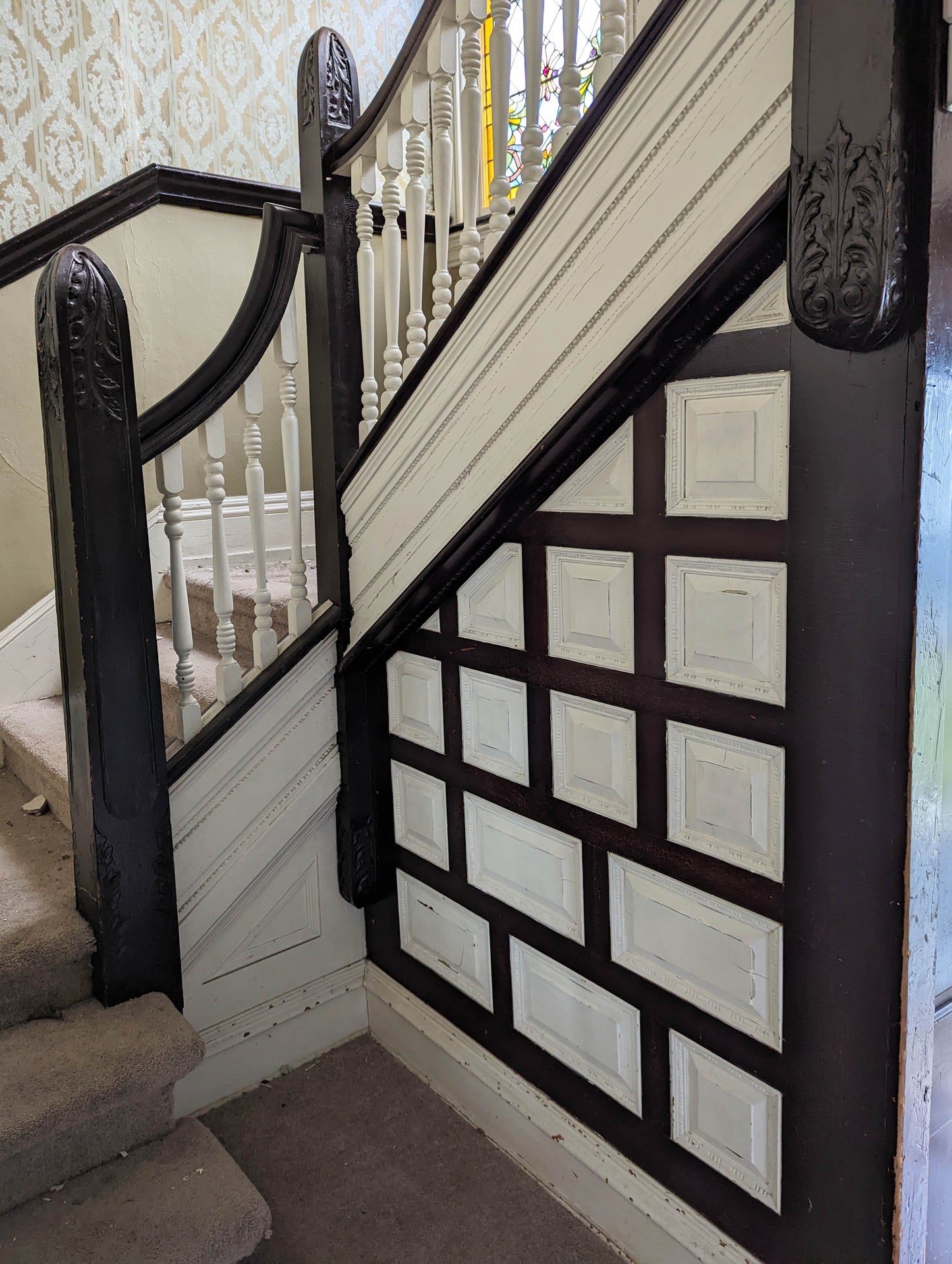 COMPLETE! Antique Vintage Old Salvaged Reclaimed Staircase Balusters Spindles Balustrade Handrail Rails Railing Newel Post Molding Panels