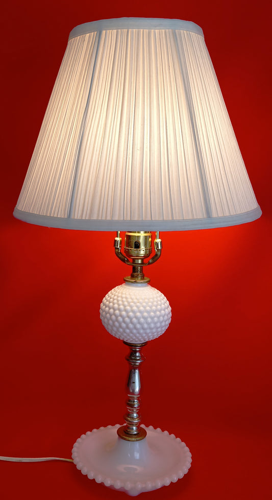 Vintage White Milk Glass Beaded Hobnail Table Lamp Desk Boudoir Bedroom Vanity Footed w/Harp + Finial 22 1/4" Tall