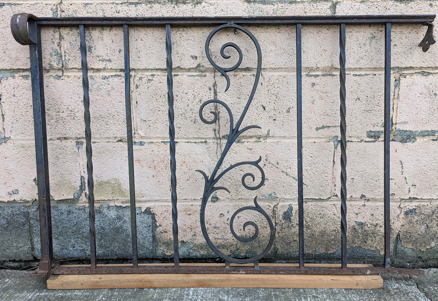 46"W Antique Vintage Old Salvaged Reclaimed Steel Wrought Iron Metal Handrail Porch Balcony Interior Exterior Garden Railing (Copy)