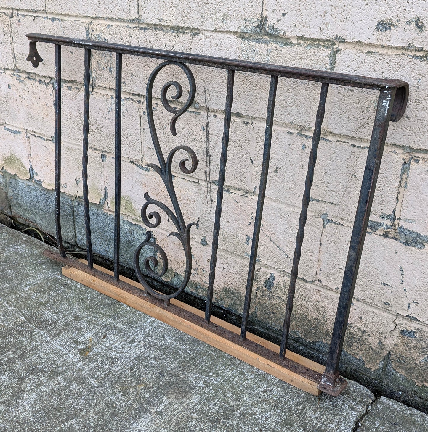 46"W Antique Vintage Old Salvaged Reclaimed Steel Wrought Iron Metal Handrail Porch Balcony Interior Exterior Garden Railing (Copy)