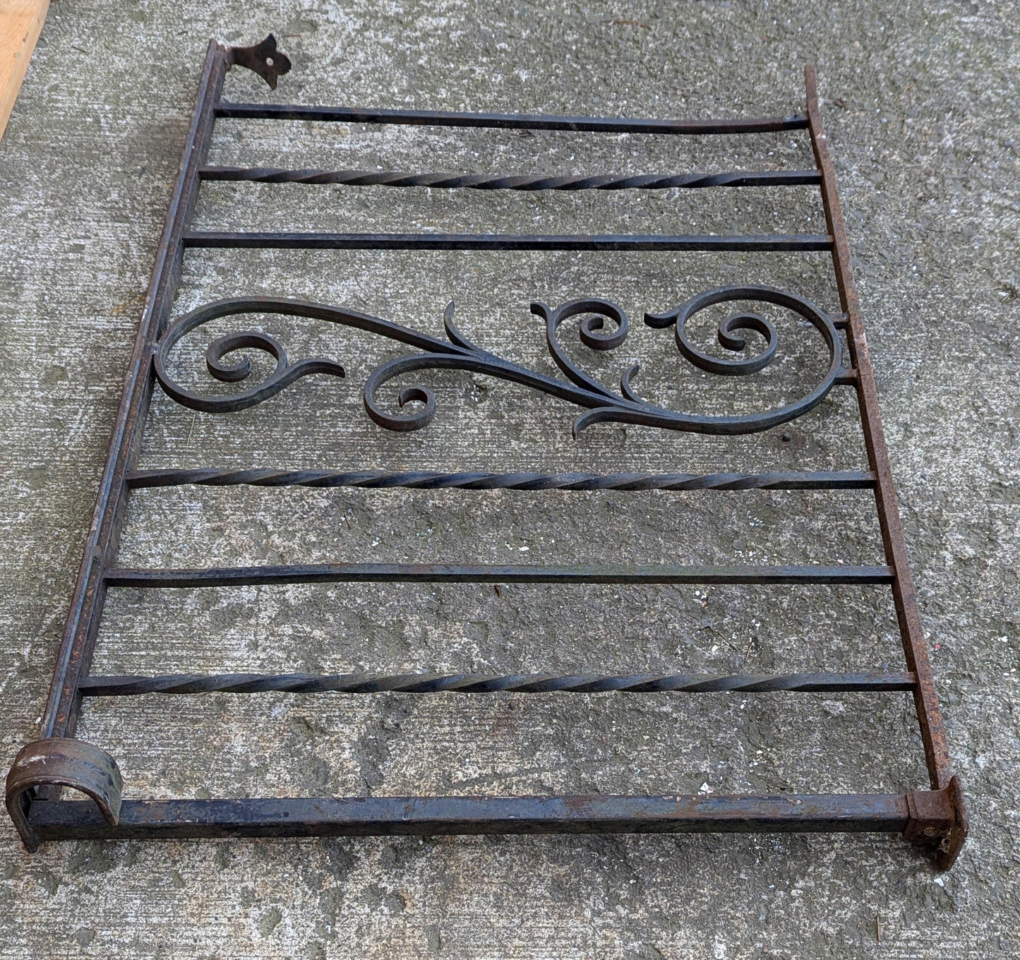 46"W Antique Vintage Old Salvaged Reclaimed Steel Wrought Iron Metal Handrail Porch Balcony Interior Exterior Garden Railing (Copy)