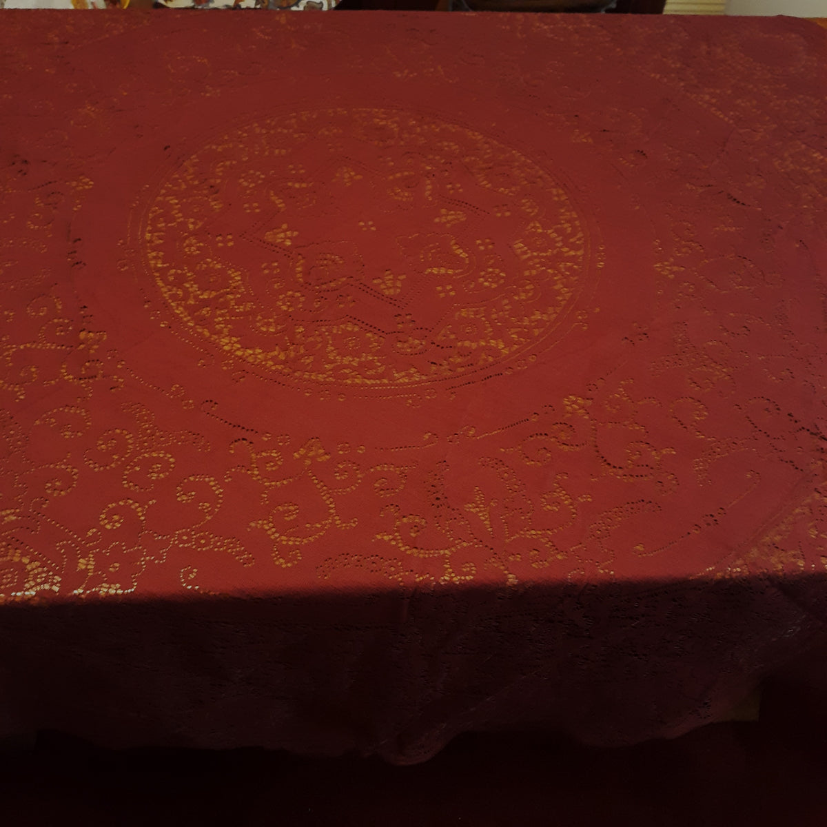 Vintage Black-Tie Collection Round Elegant Tablecloth Woven Nottingham Scranton Lace Co Perma Press Deep Burgundy 70” D- NOS-Made in USA