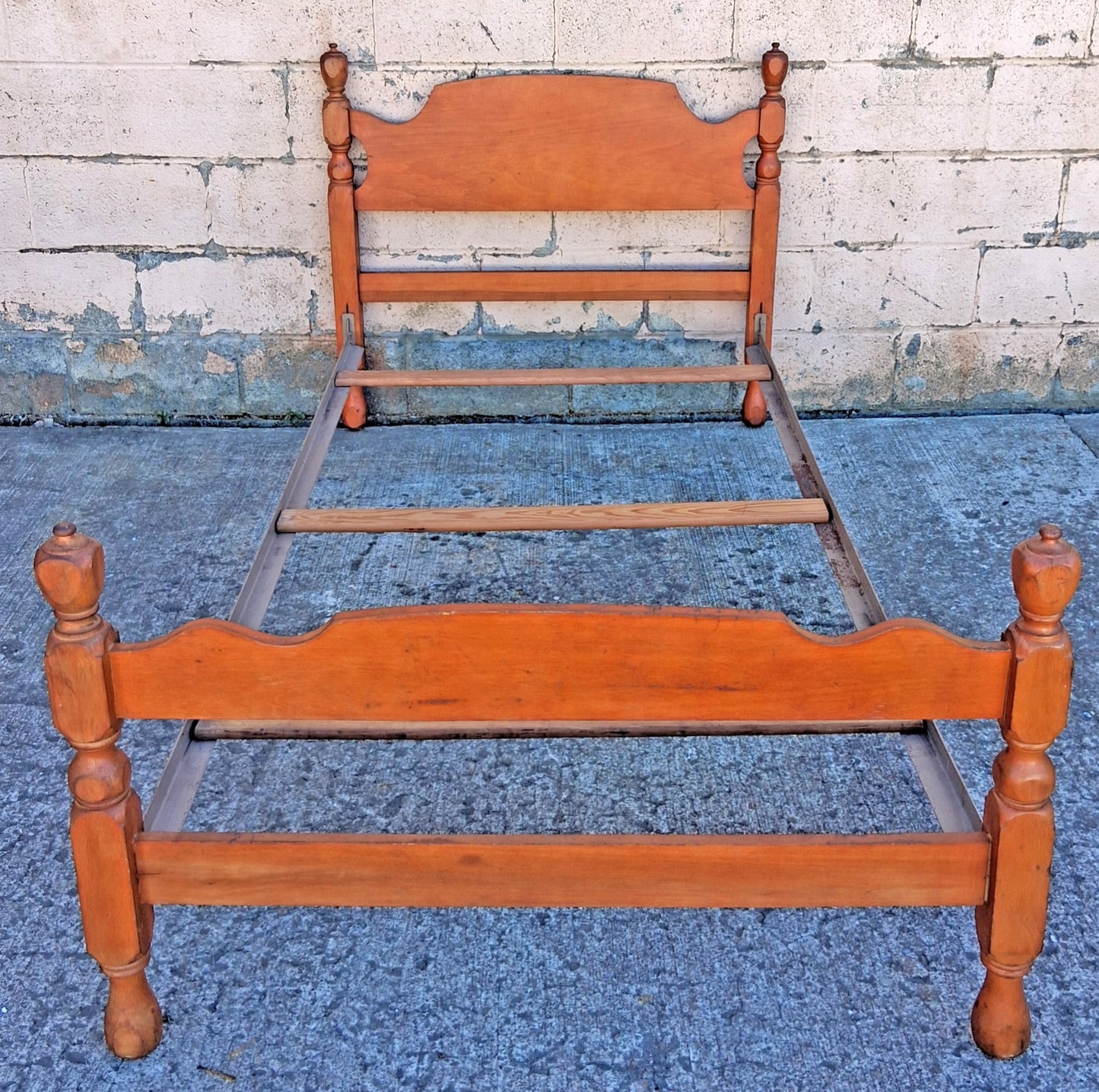 2 Beds Available Vintage Antique Old Reclaimed Salvaged Colonial SOLID Maple Wooden Wood Twin Size Bed Head Foot Board Frame Bedframe Set