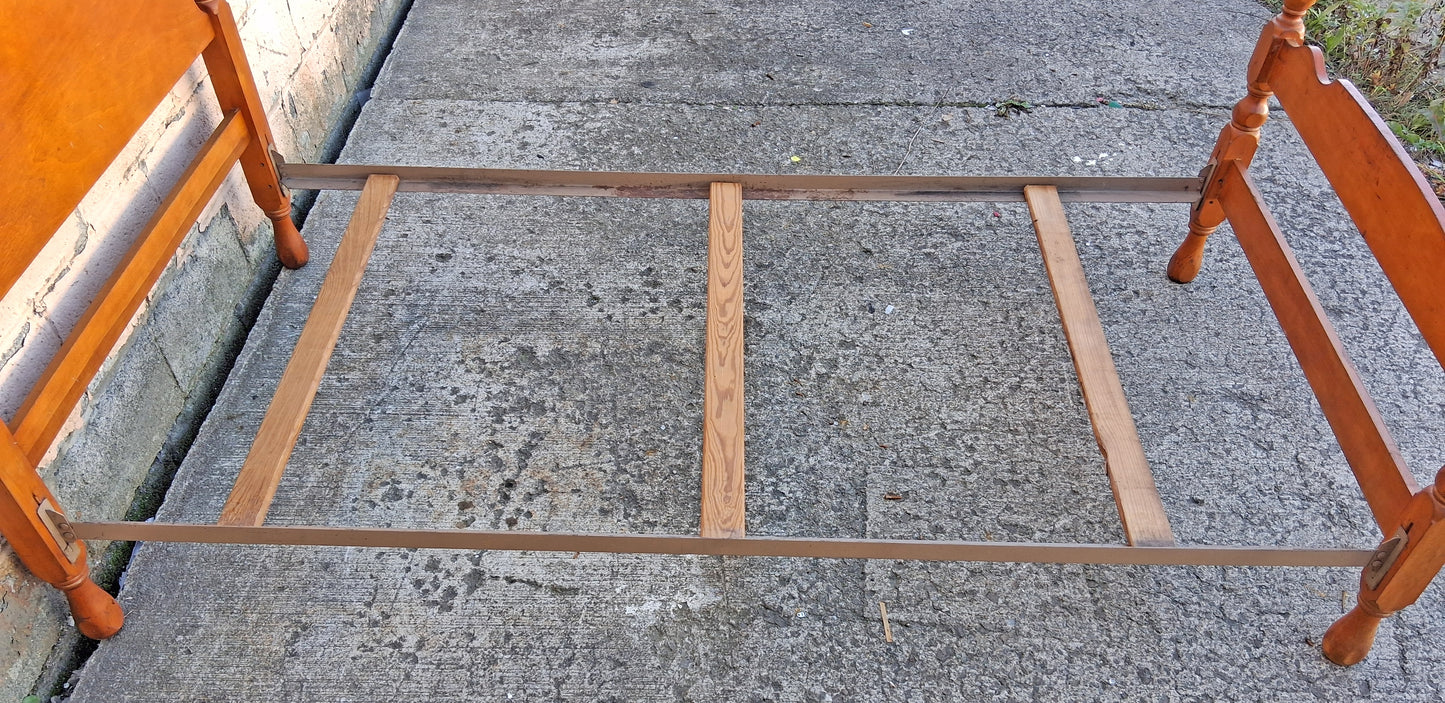 2 Beds Available Vintage Antique Old Reclaimed Salvaged Colonial SOLID Maple Wooden Wood Twin Size Bed Head Foot Board Frame Bedframe Set