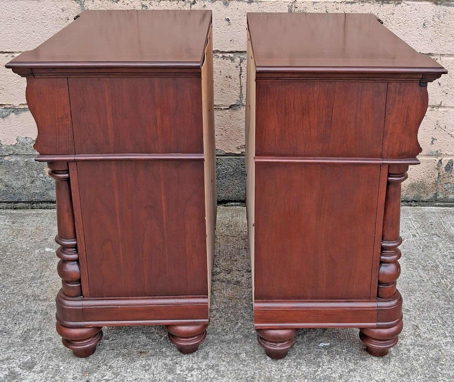 Pair Vintage Traditional Empire Cherry Bowfront Bedside Cabinets 3 Drawer Nightstands End Tables Column Bun Feet High End Bedroom Furniture