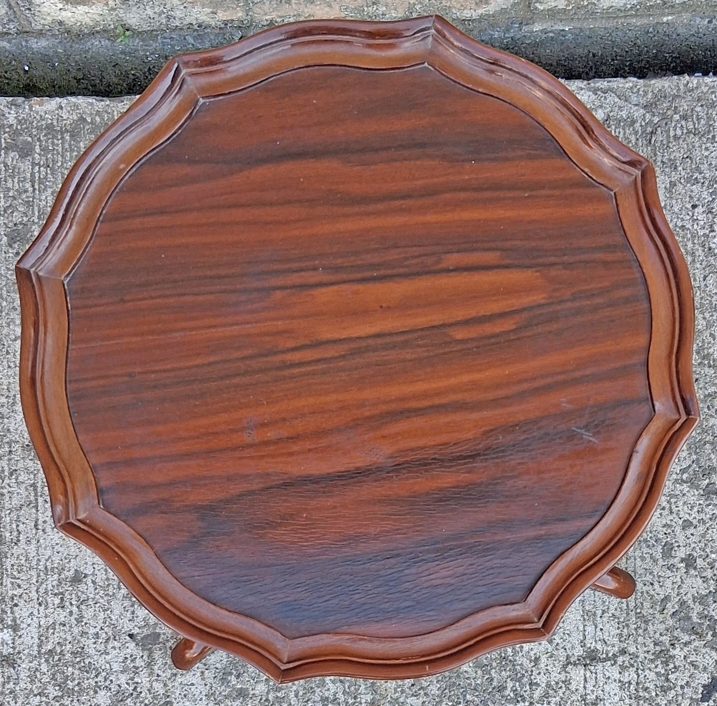 Vintage Antique Queen Anne Scalloped Piecrust Pedestal Tripod Mahogany Wood Wooden End Side Accent Table Nightstand Plant Lamp Stand