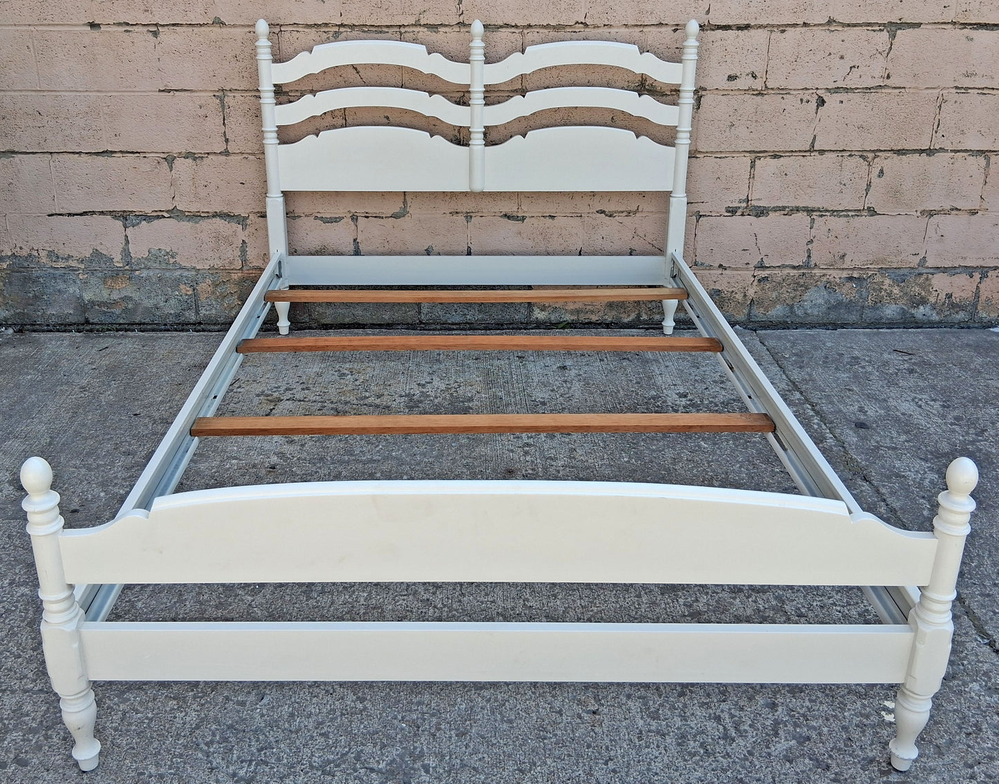 Vintage Antique Ethan Allen Country Cottage White Solid Wood Wooden Ladder Back Full Size Head Foot Board Bedroom Complete Bed Frame Set