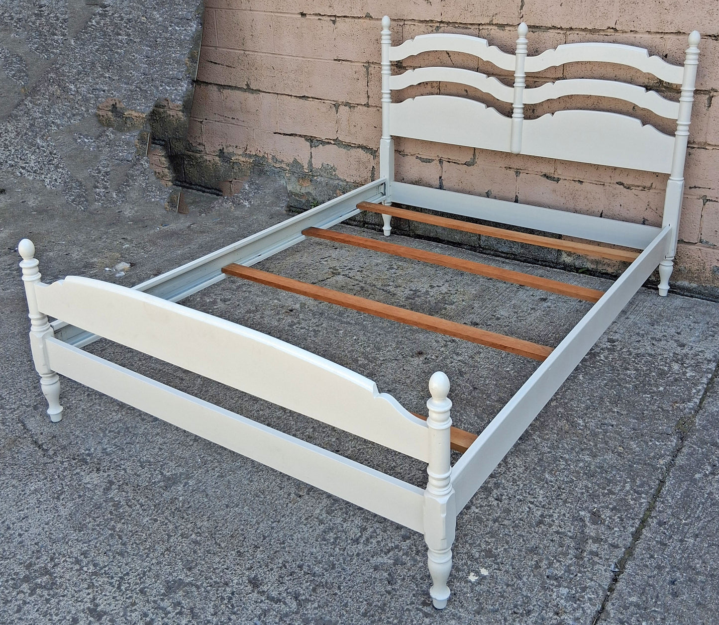 Vintage Antique Ethan Allen Country Cottage White Solid Wood Wooden Ladder Back Full Size Head Foot Board Bedroom Complete Bed Frame Set